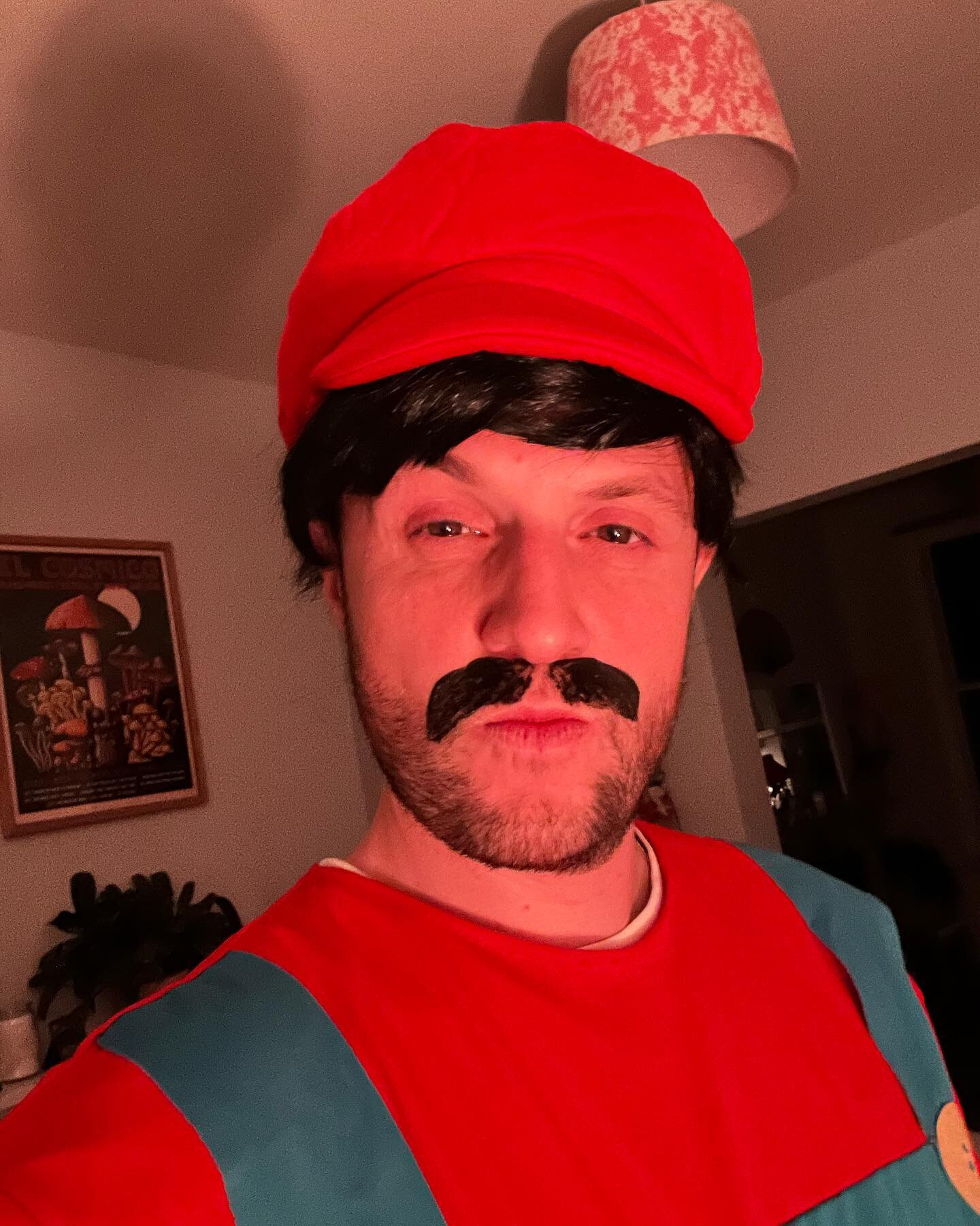 POV you&rsquo;ve had some 🍄and are unexpectedly &ldquo;feeling yourself&rdquo; dressed as Mario. (Photos from Halloween but forgot to post)
