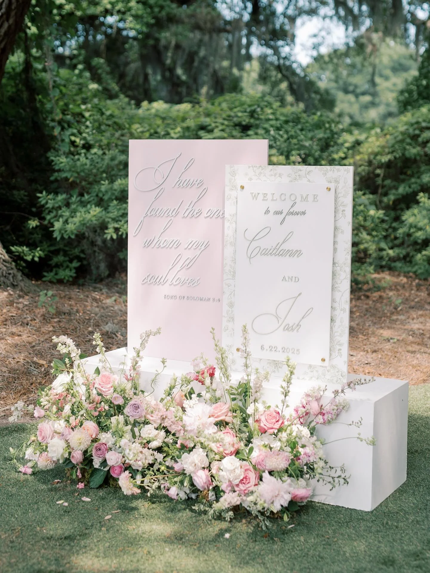 So many fun and thoughtful details went into Caitlann and Josh&rsquo;s big day! We loved being a part of their celebration! 

#weddingsignage #weddingrentals #customeventsignage #customweddingsignage #seatingcharts #weddingwelcomesign #eventrentals 
