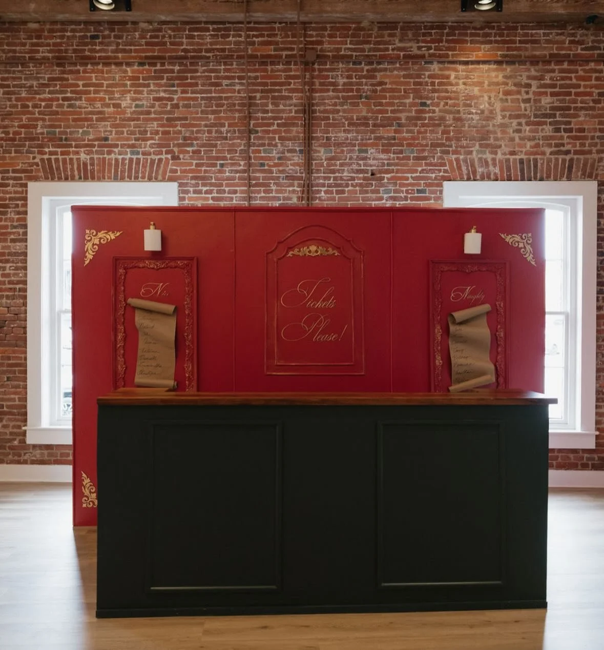 6 more days till Christmas! Have you been naughty or nice!? Check out a few fun pieces we created for @eastcoastcreativeweddings Christmas Vendor Extravaganza @thegrandchs 🪩🎄❄️

Items Featured: 
Naughty or Nice 8 x 12 Backdrop 
Circular Platform w/