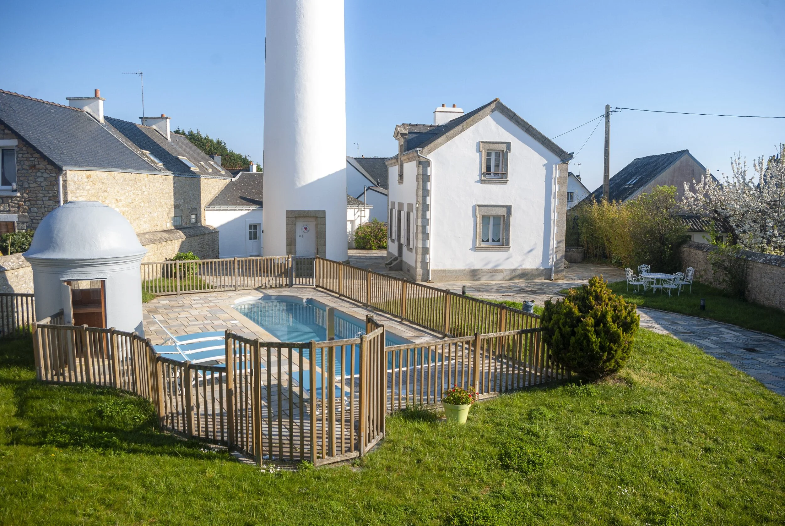 La propriété — Phare de Kerbel