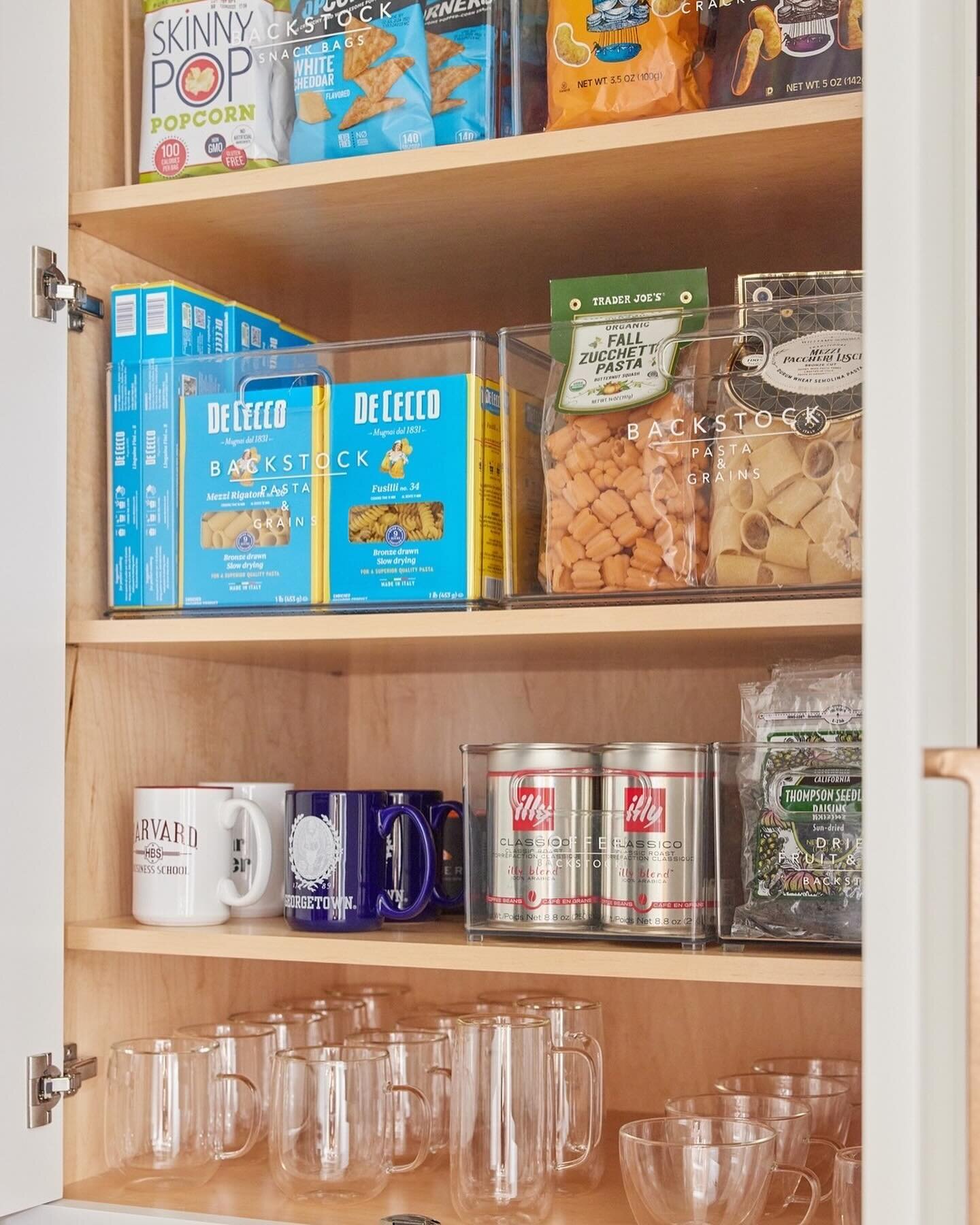 Coffee.  Pasta.  Snacks.  Crackers.  That&rsquo;s my kind of cabinet. ☕️🍝🍿🍫
⠀⠀⠀⠀⠀⠀⠀⠀⠀
These big, beautiful walk in pantry cabinets are used for coffee and tea; we designated the deep upper shelves for all things pantry backstock.  Such gorgeous st