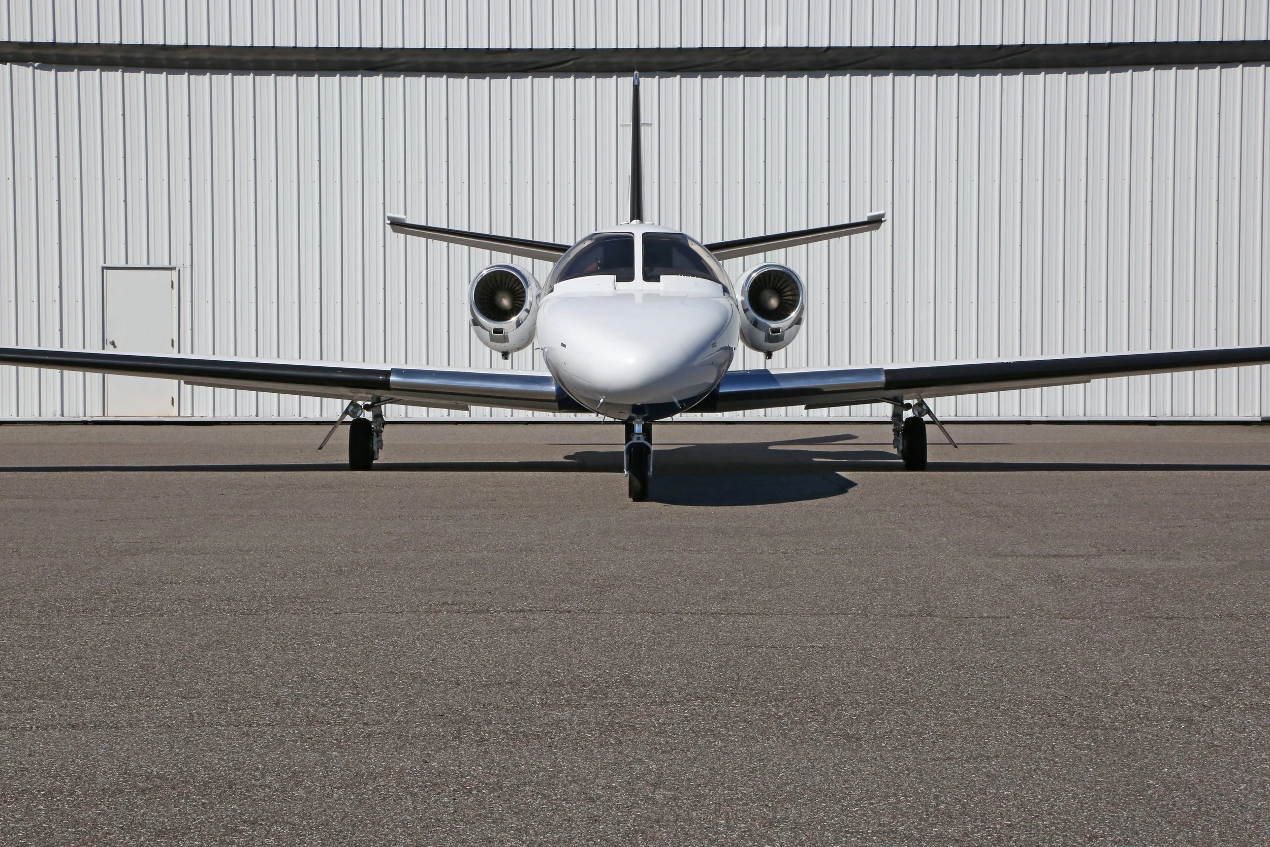N990MR 1983 CESSNA CITATION II Head on Close DETAIL 1.jpg