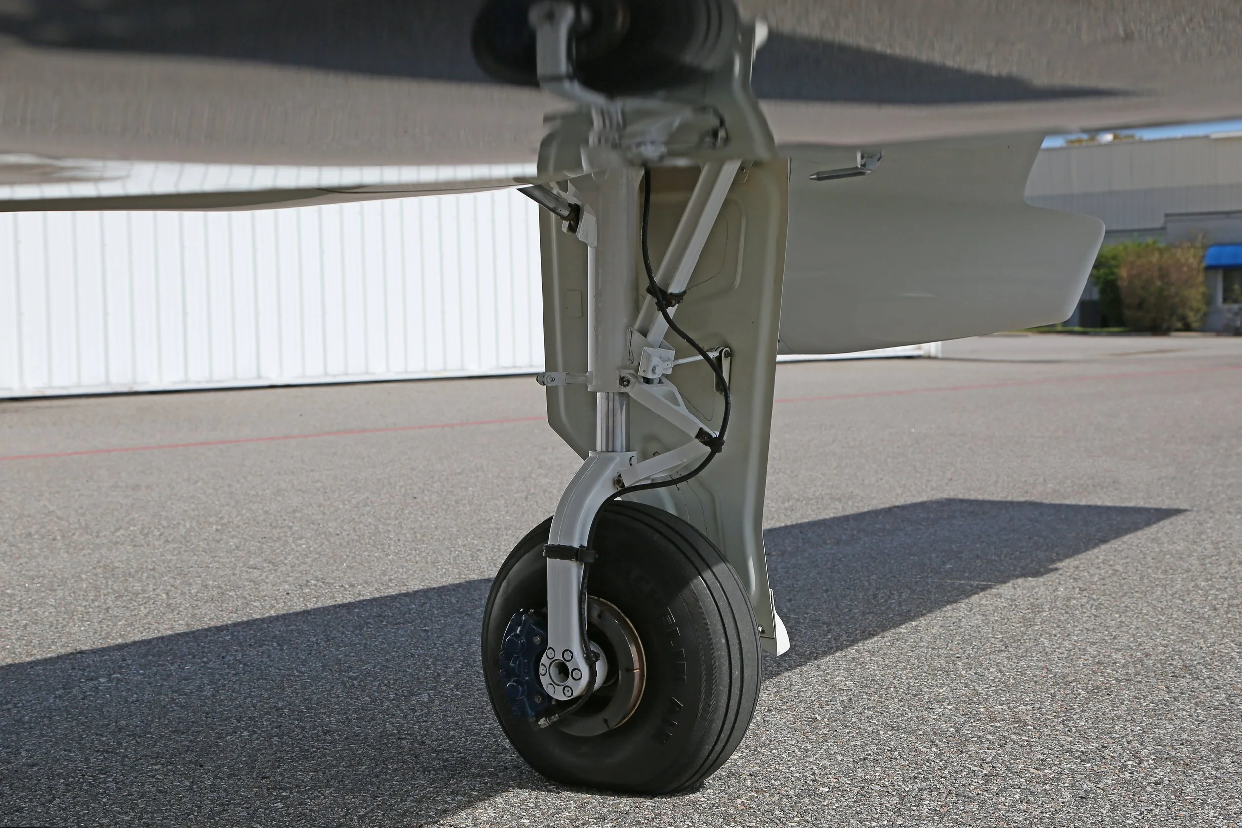 2008 PIPER MERIDIAN N724HA STARBOARD LANDING GEAR Detail.jpg