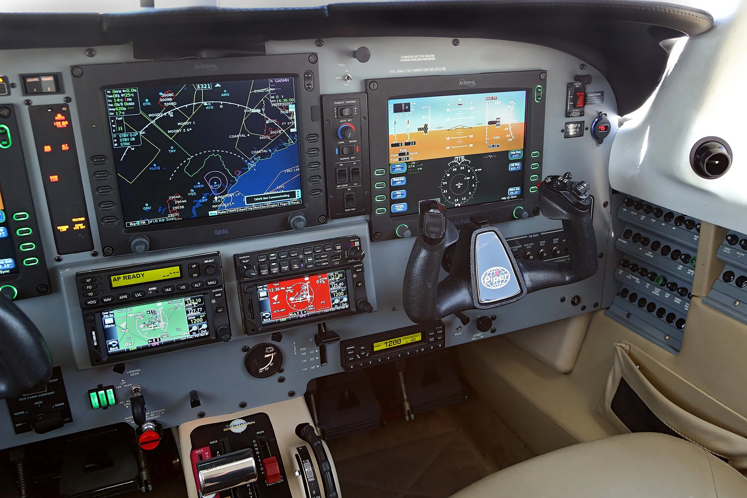 2008 PIPER MERIDIAN N724HA PANEL RIGHT SEAT.jpg