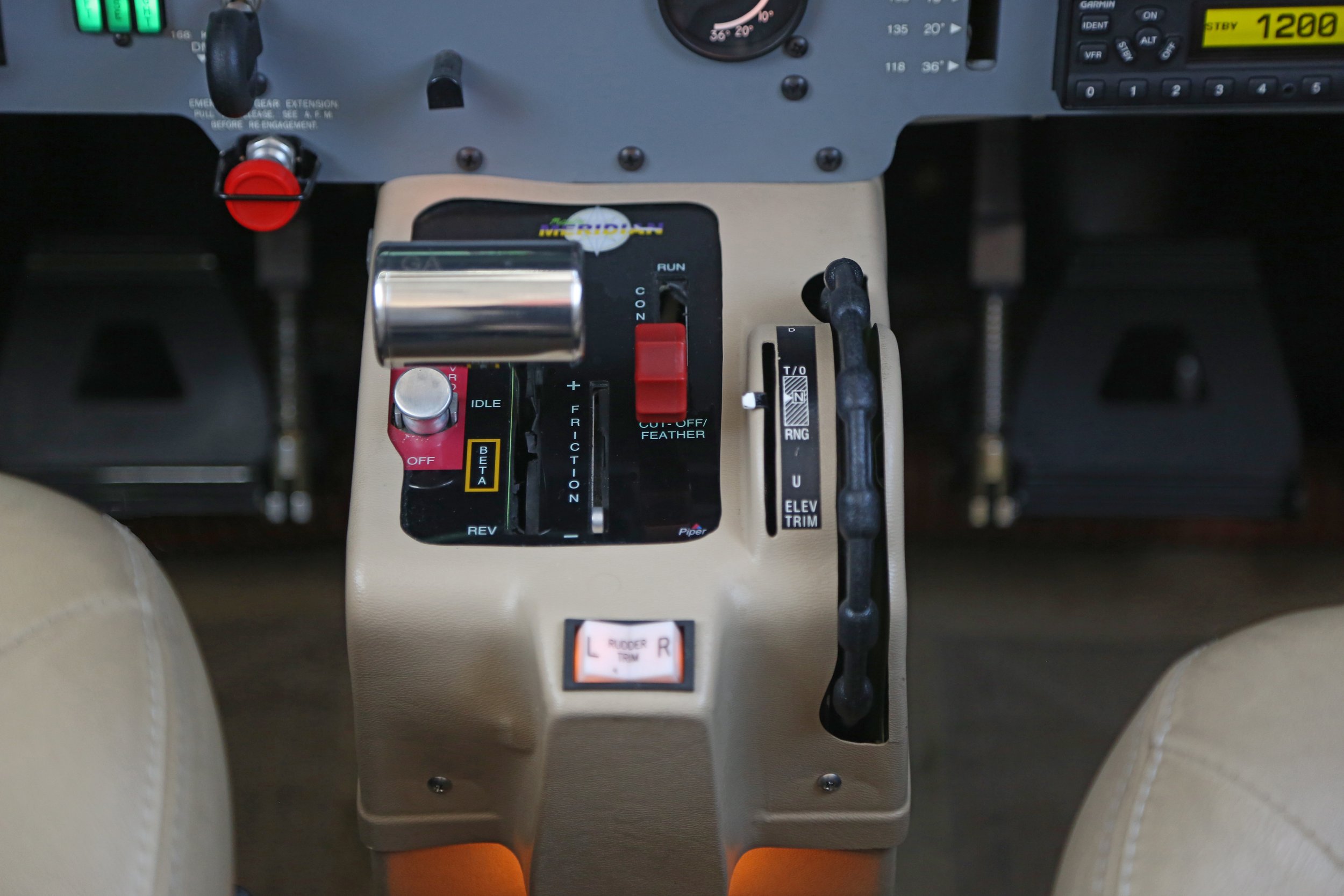 2008 PIPER MERIDIAN N724HA CONSOLE DETAIL.jpg