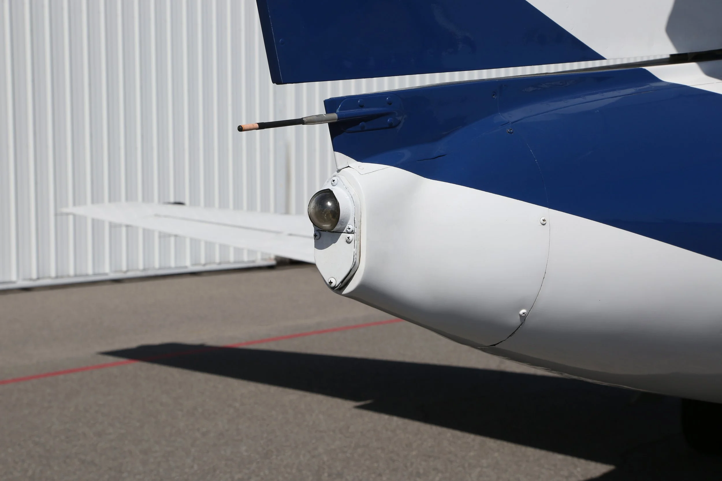 N990MR 1983 CESSNA CITATION II TAIL Lamp Detail 5.jpg