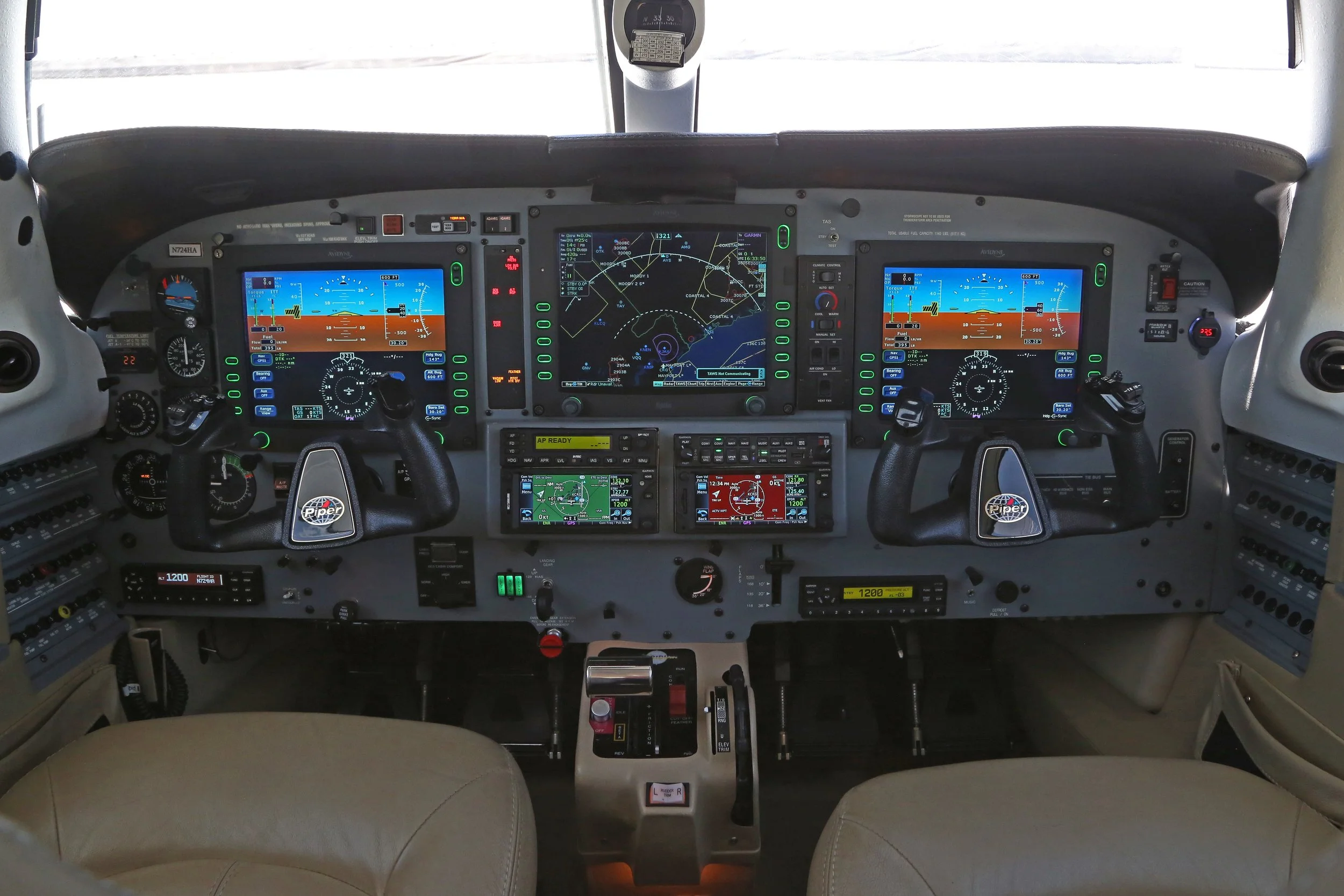2008 PIPER MERIDIAN N724HA PANEL MAIN.jpg