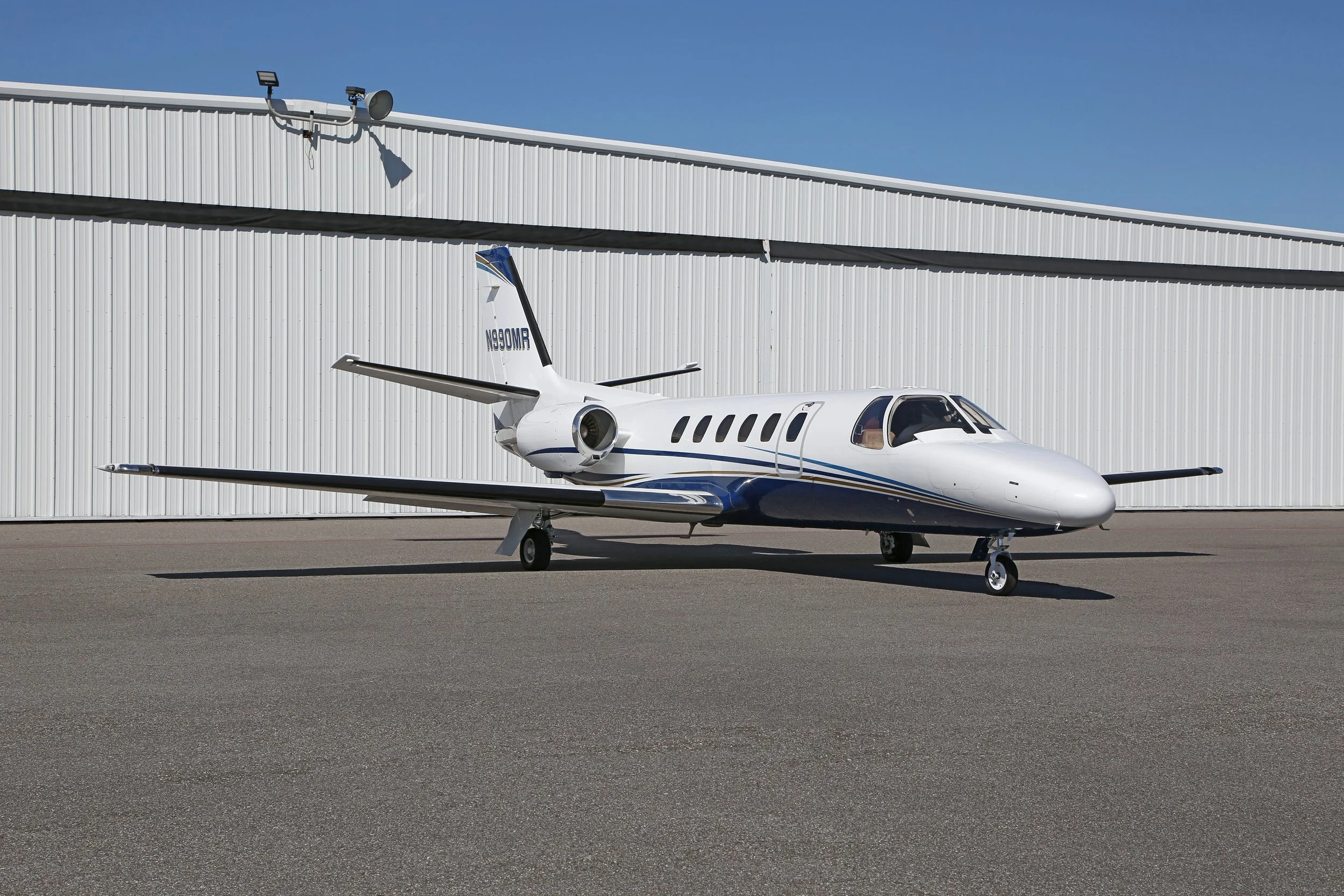 N990MR 1983 CESSNA CITATION II STARBOARD Front QTR 8.jpg