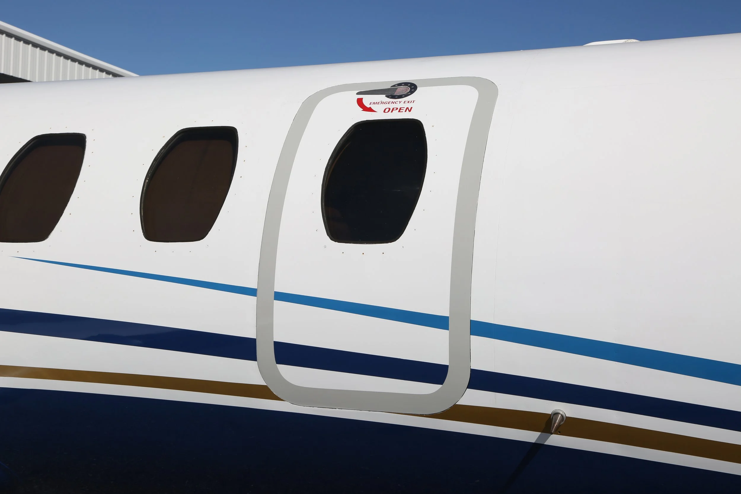 N990MR 1983 CESSNA CITATION II Starboard Emergency Hatch Detail.jpg