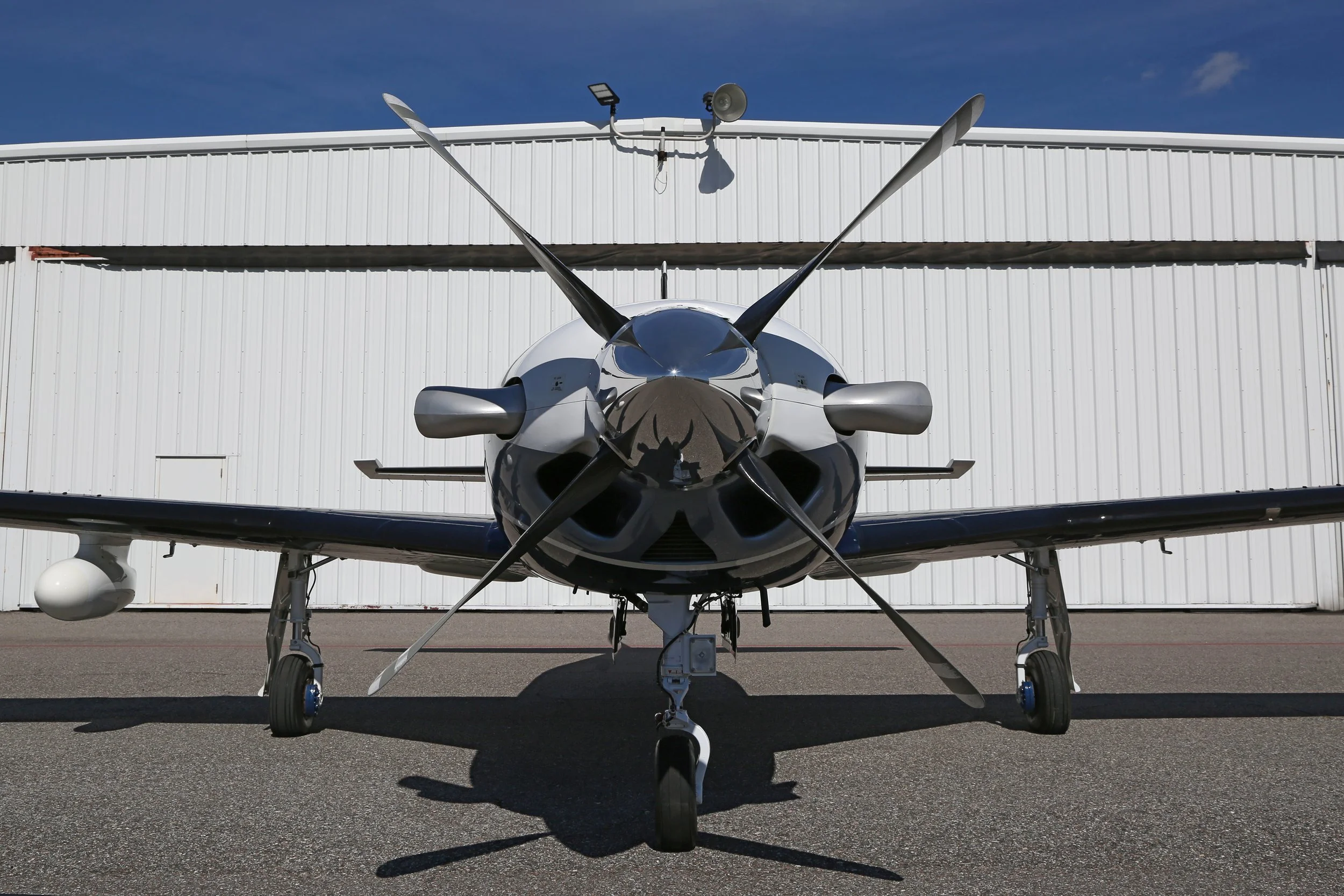 2008 PIPER MERIDIAN N724HA SPINNER DETAIL and LG 1.jpg
