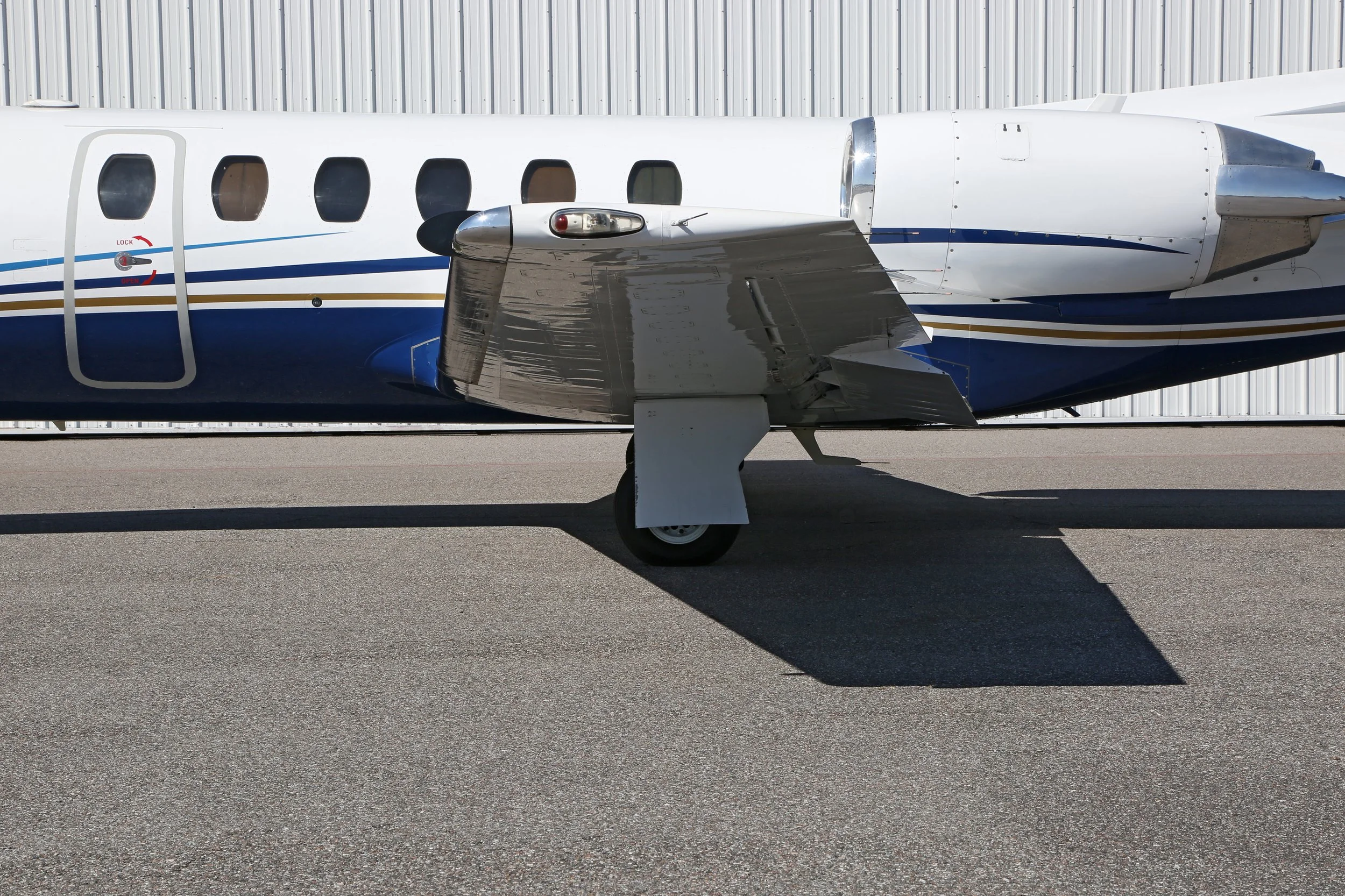 N990MR 1983 CESSNA CITATION II PORT SIDE Engine and under wing detail 3.jpg