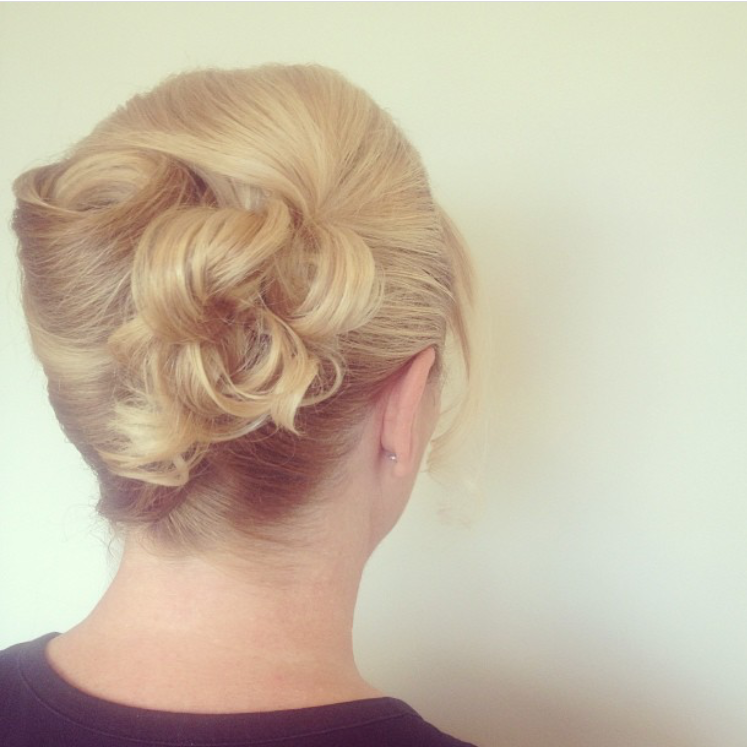 side vertical role hair up