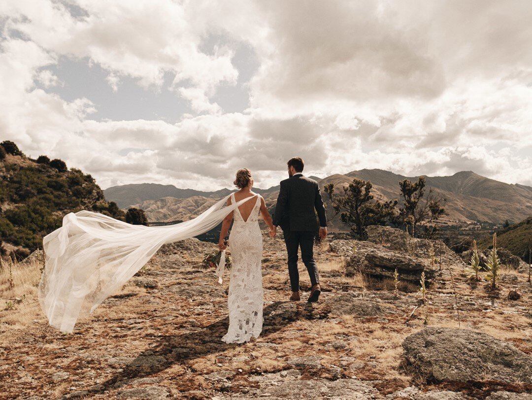 This bride wears a cape. And she pulls it off like a true superhero.

Lyndal isn't a bride afraid to break tradition and blaze her own trail. When she found the perfect dress, the last thing she wanted was to cover up that gorgeous deep V cut at the 