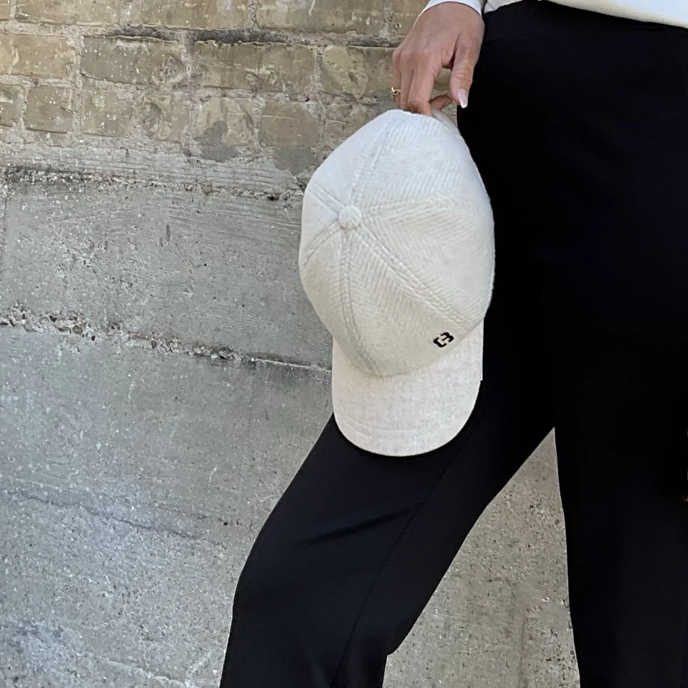 Wool/Cashmere Cap with Subtle Herringbone Design