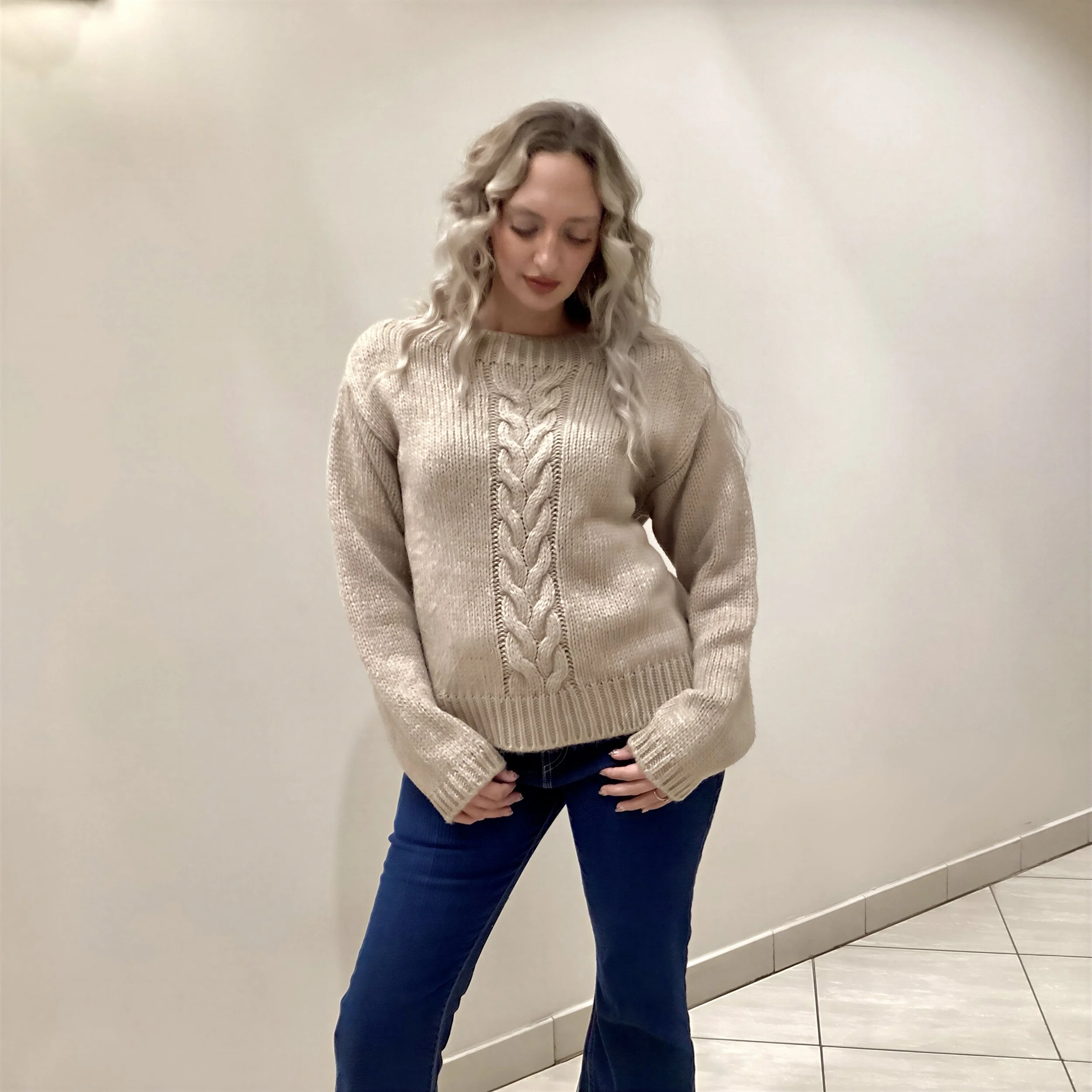 Bulky Cable-Knit Long Sleeve Sweater