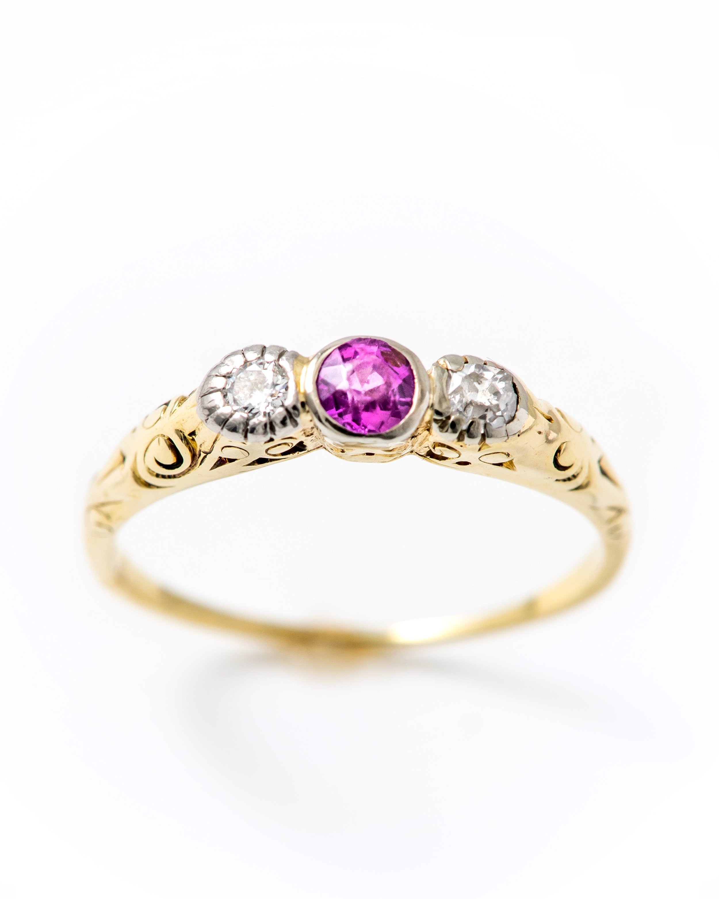 Pink Sapphire &amp; Diamond Ring&lt;em&gt;£370&lt;/em&gt;