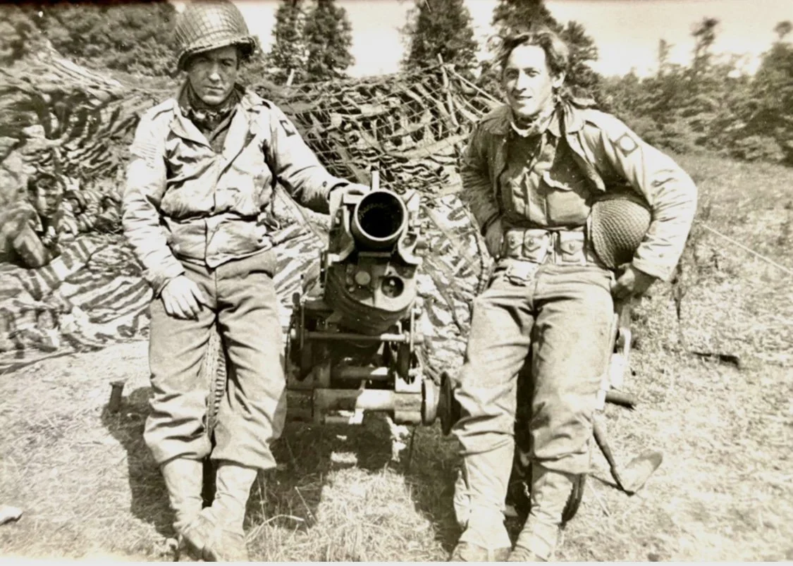 John McGee (L) - Ted Zmuda with 75mm howitzer