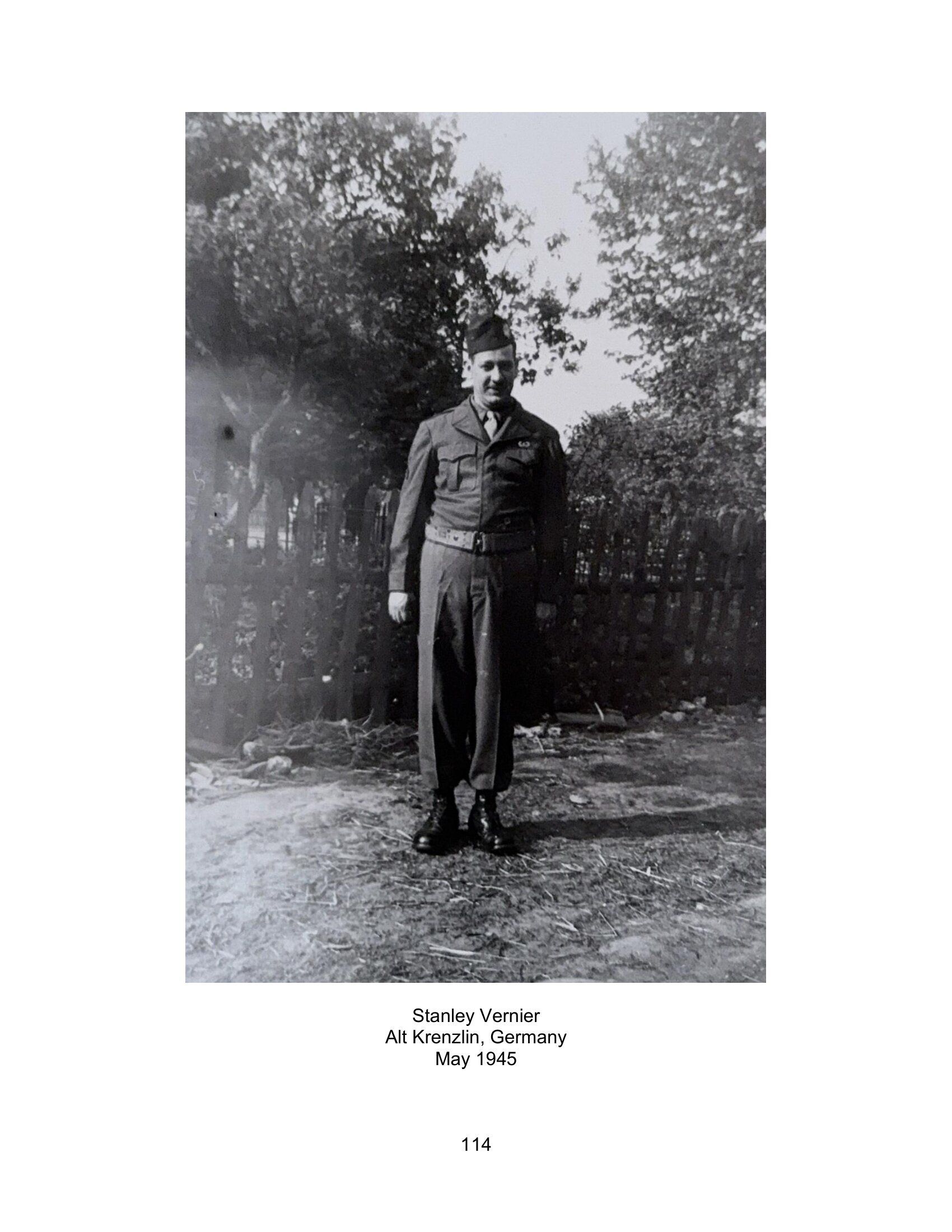 Joseph G Clowry WWII Photo Album_070626-114.jpg
