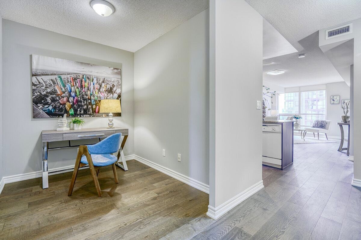 We explore capturing the perfect real estate photos on our blog! (+ NEW LISTING at 761 Bay Street) 
.
.
.
#propertymanagement #realestate #gtarealestate #gtahomes #toronto #torontorealestate #realestatetoronto #condo #torontohomes #torontolife #toron