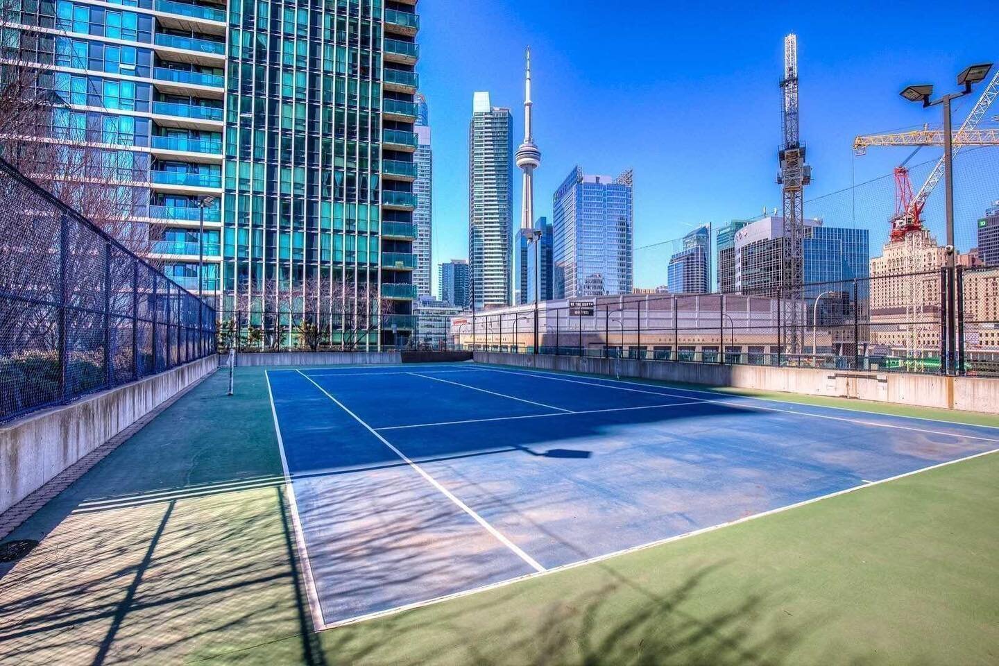 A tennis court on the fifth floor 🎾 NEW LISTING at 33 Bay Street
 .
.
.
#propertymanagement #realestate #gtarealestate #gtahomes #toronto #torontorealestate #realestatetoronto #condo #torontohomes #torontolife #torontomls #torontocondos #luxurylisti