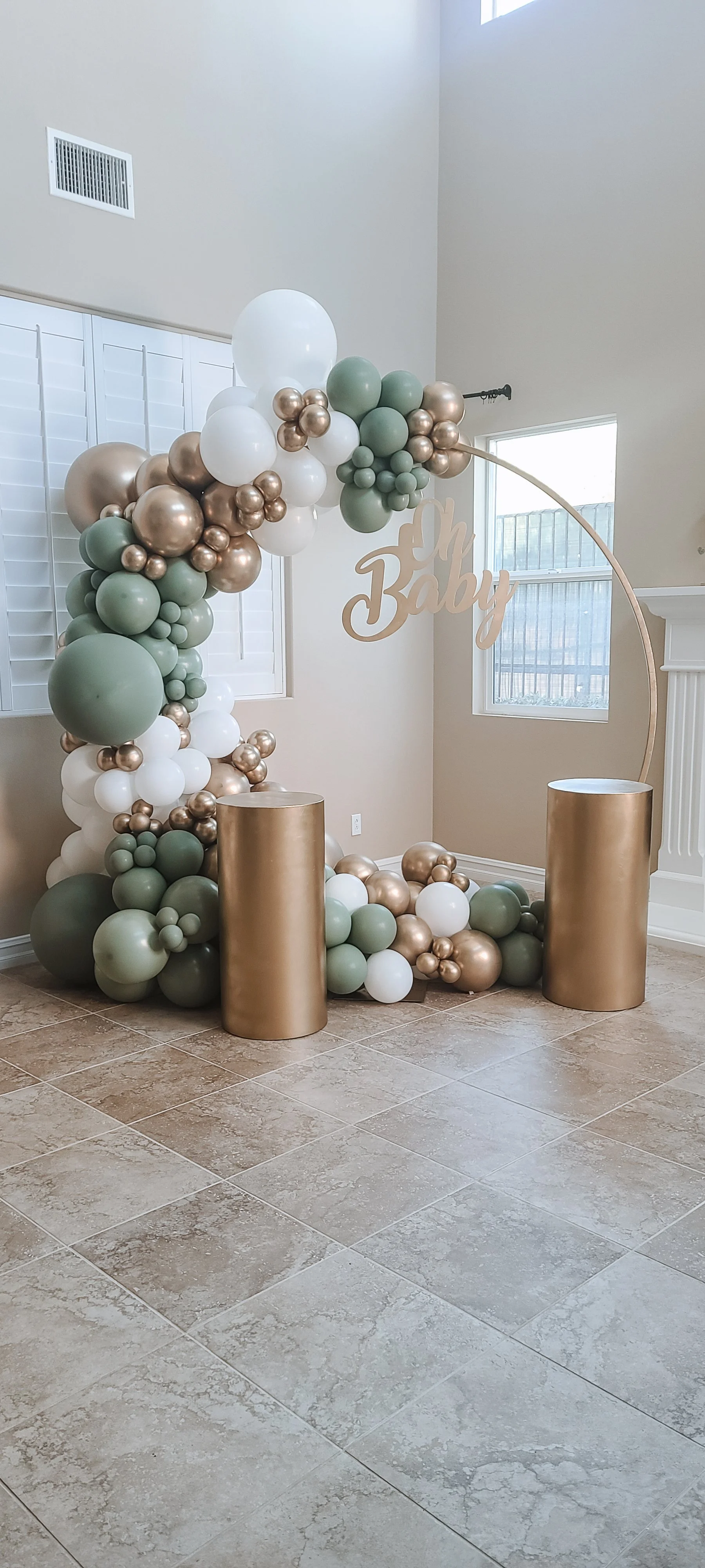 Hoop Arbor & Balloons Package $425