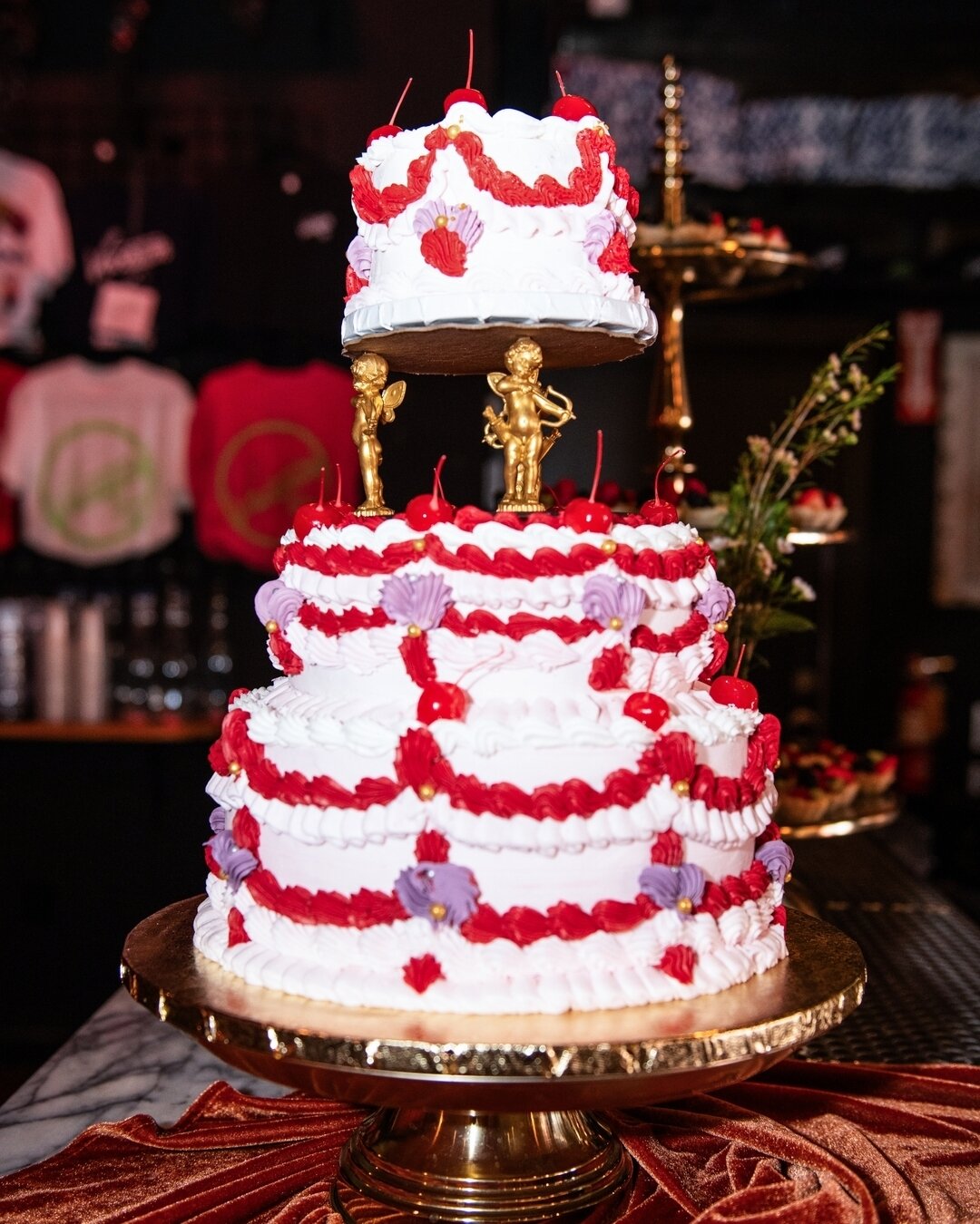 When your bride's mom is a Master Baker! I mean, I'd throw this cake its own party! ​​​​​​​​
.​​​​​​​​
Decor &amp; Florals: @ruckuspartyco​​​​​​​​
Rentals: @ruckus_rentals​​​​​​​​
Venue: @vacationbar​​​​​​​​
Photo @mirimage​​​​​​​​
Catering: @gusfrie