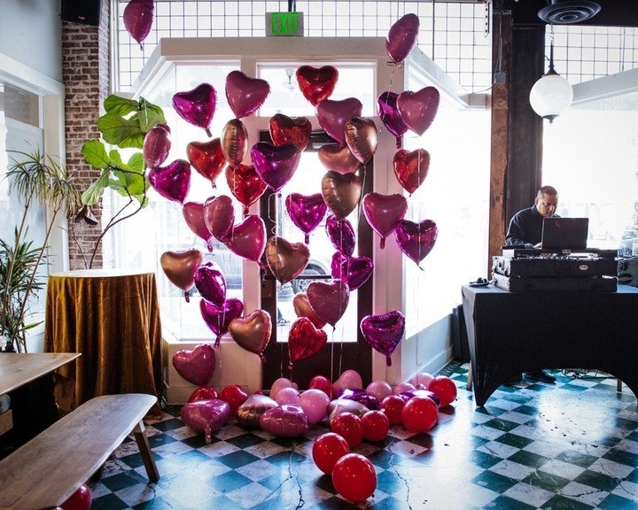 Who says balloons aren't for weddings. Effortless, as though they always belonged there. Hearts just fluttering... if that isn't romantic I'm not sure what is. It's your wedding, do it your way. 
Decor &amp; Florals: @ruckuspartyco​​​​​​​​
Rentals: @