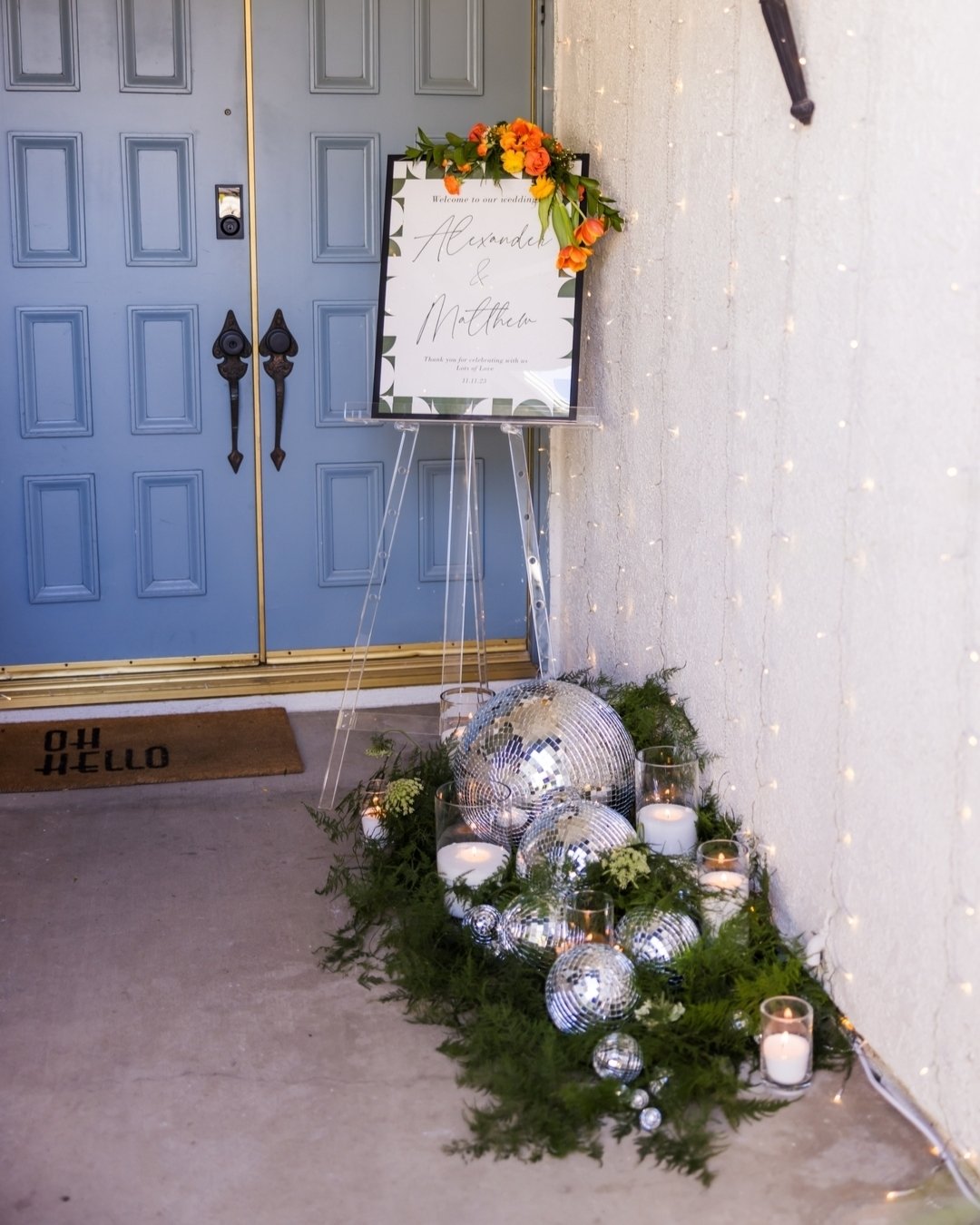 I am such a fan of good welcome areas. I think it sets the tone for what your guests can expect. Let us help you design a one of a kind greeting. 
Coordination Bestie @citruscityevents
Flowers, Custom Arbor, Orbs @ruckus_rentals
Photography @lightfra