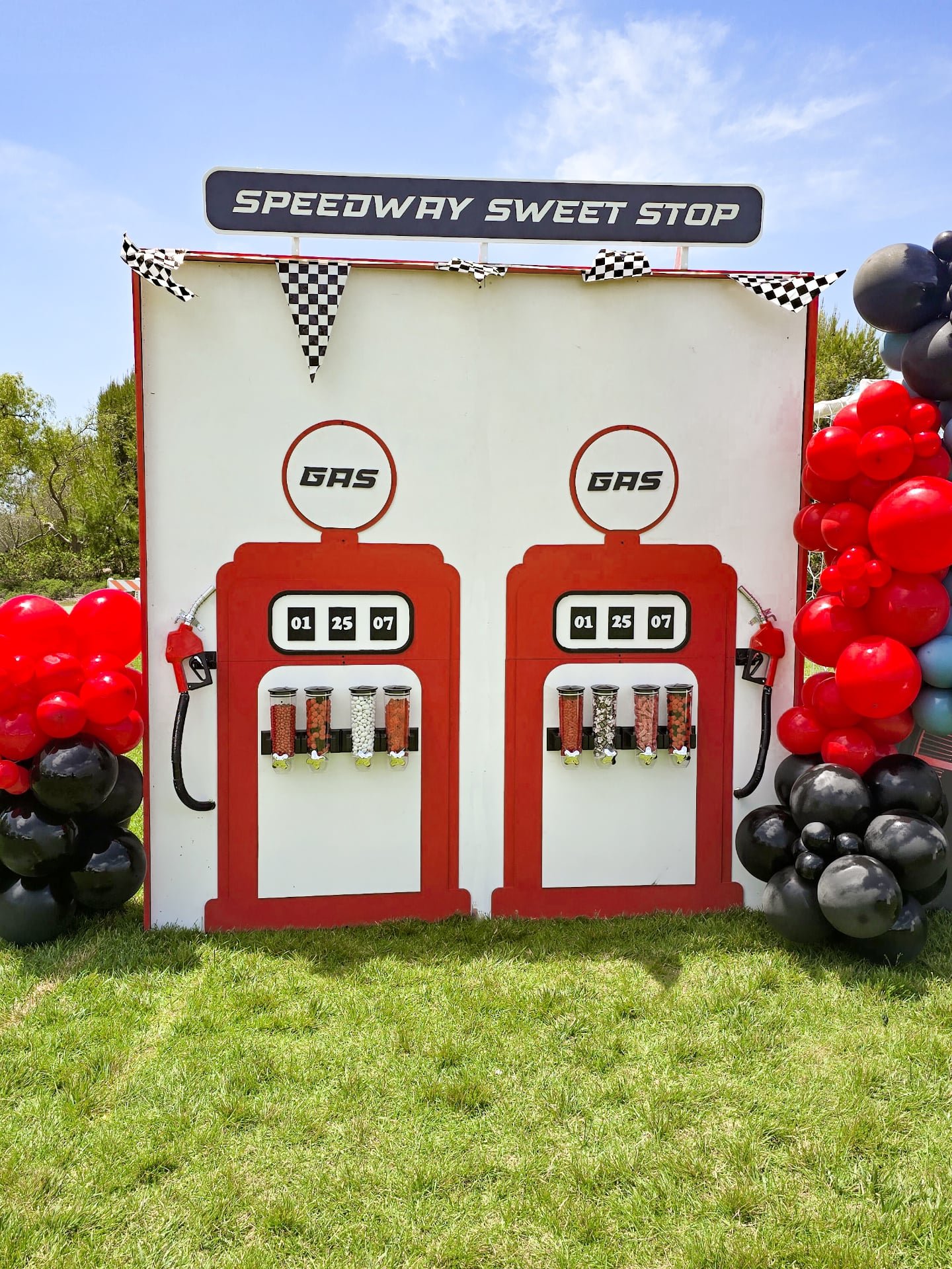Speedway Sweet Stop. Candy walls. 

#candywall #candydispenser #treatwall