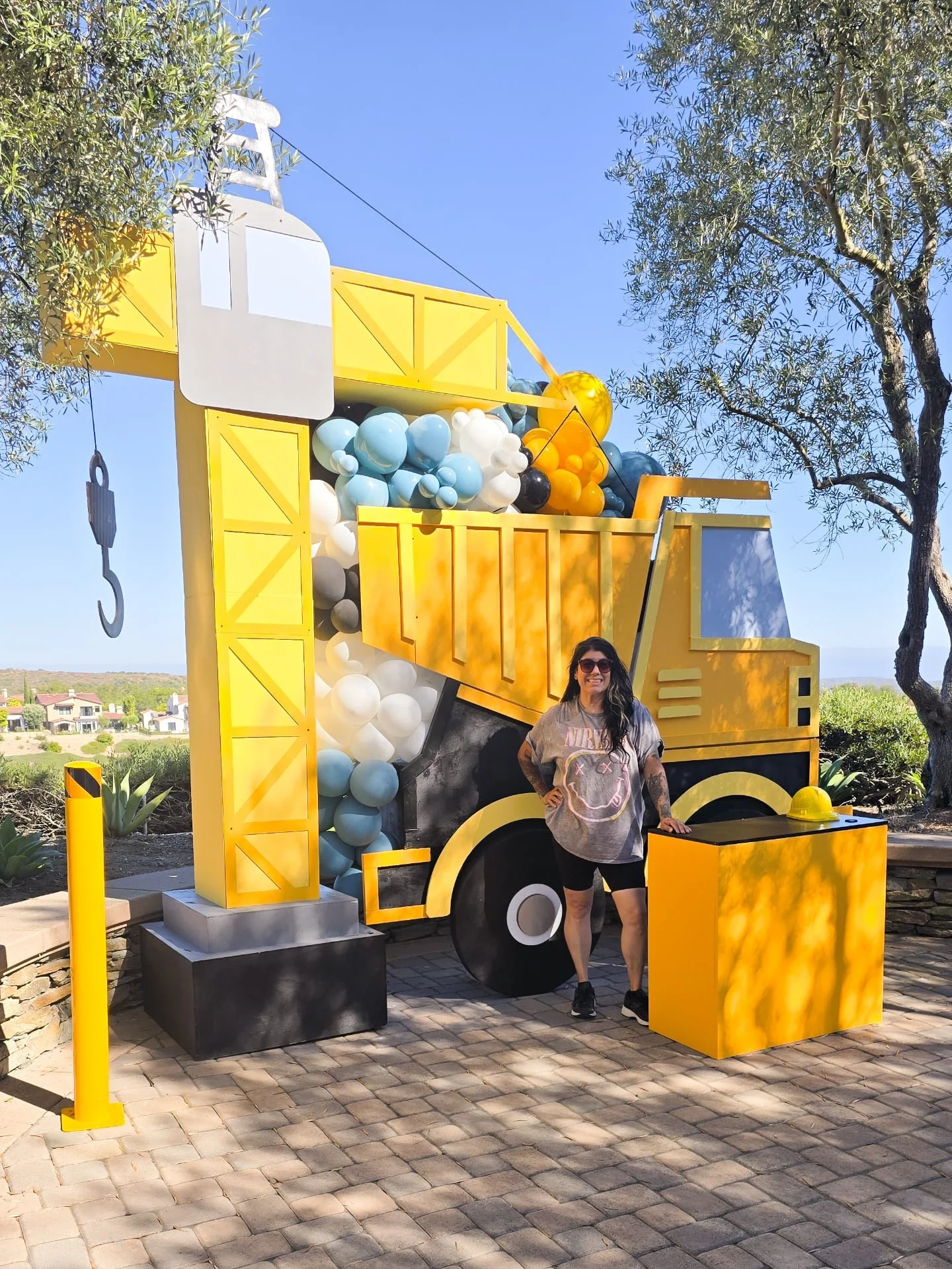 Hi 👋 Im Elle Ruckus! If you like Art, Design &amp; Party Time 🥳 stick around we got the vibes 🤘🏼✨️.

For reference Im 5'6 tall 😯 this thing was huge! 

#constructiontheme #rubble #digger #DIY #woodworking #makers