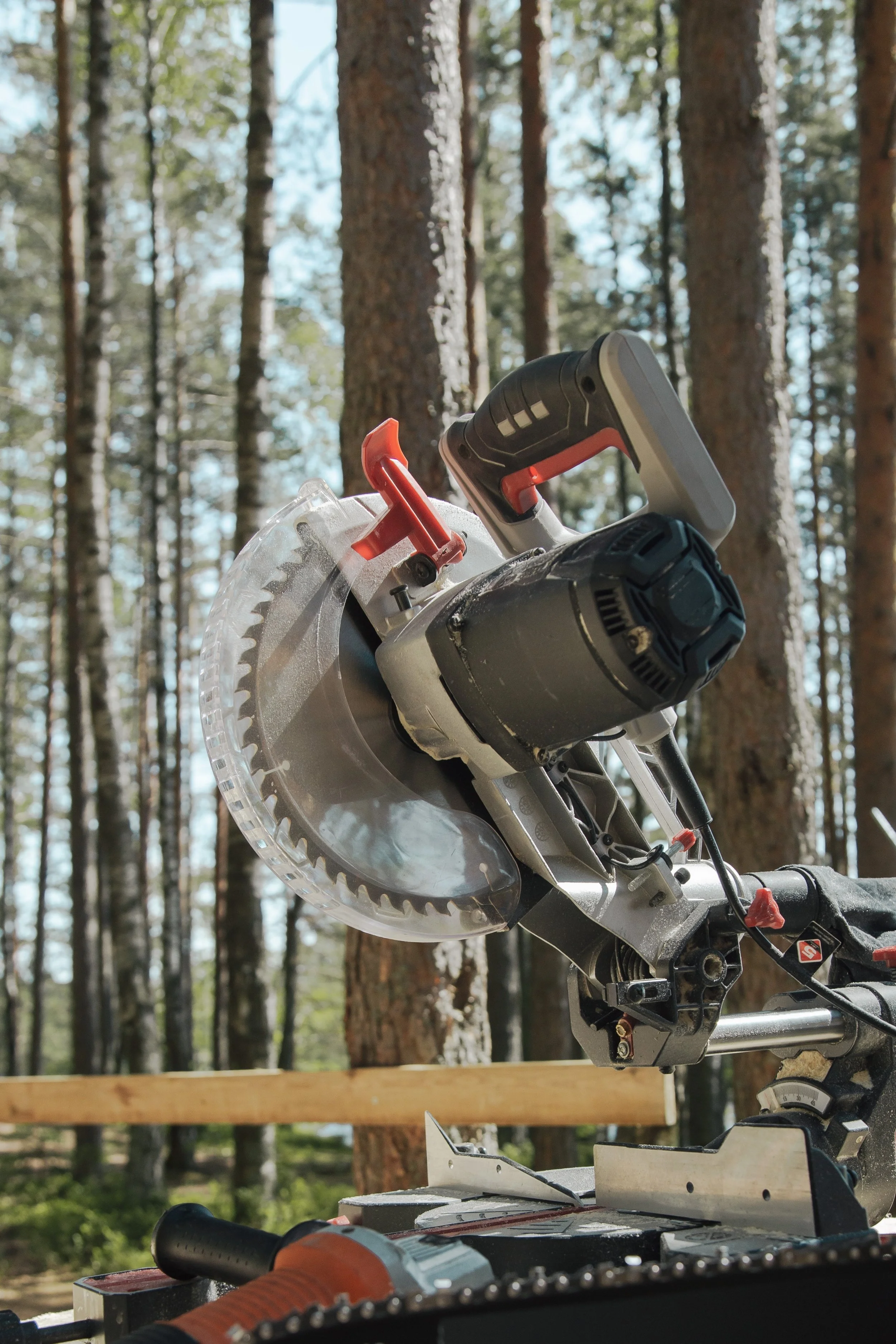 A circular saw, to illustrate how to integrate keywords into SEO copywriting. Photo by Ron Lach.
