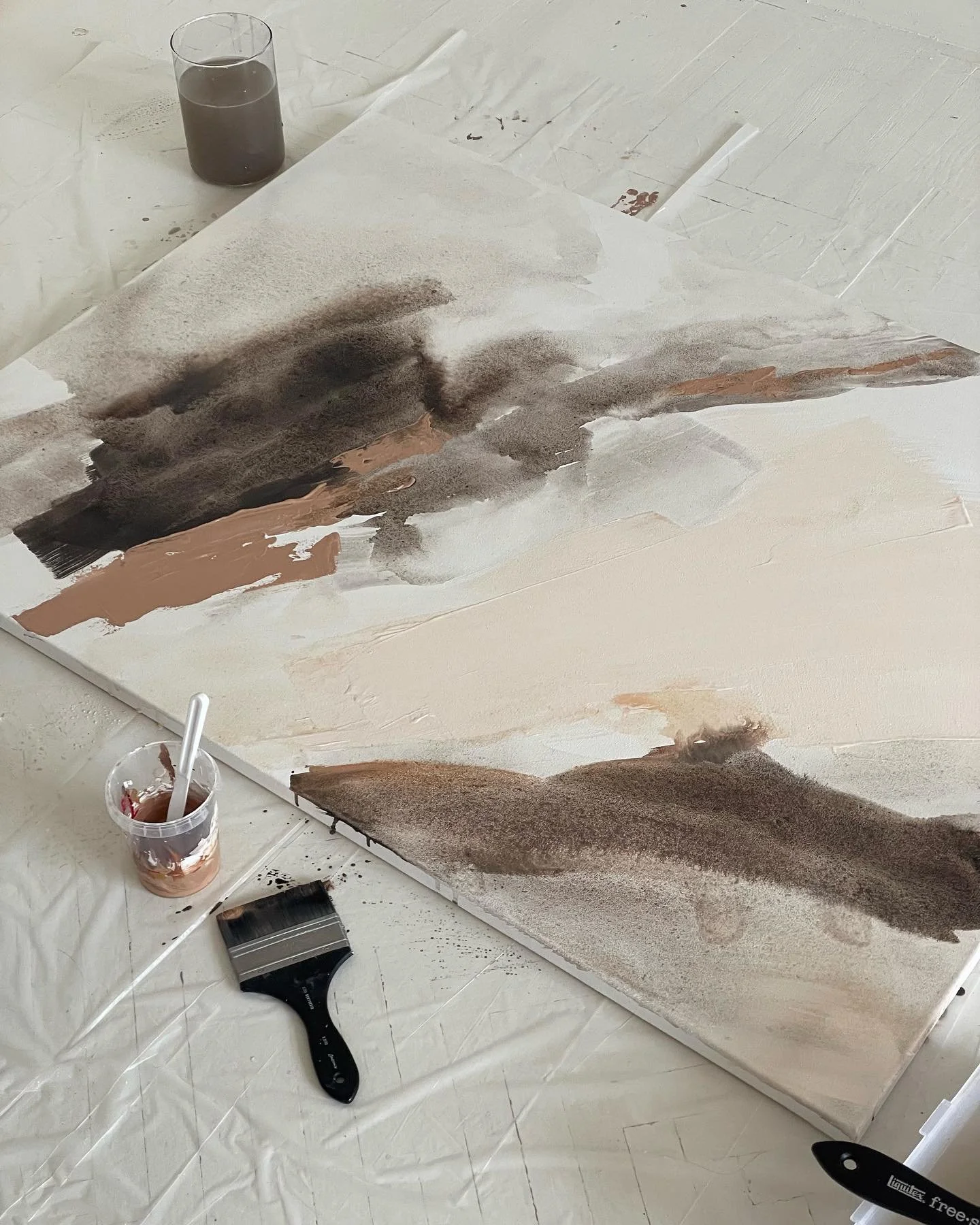 Exciting news!🌟🍾I still can't believe that I went for it, but.. I've recently competed my FIRST COMMISSION for a large one-of-a-kind abstract painting!

Words can't express how grateful and humbled I am for this incredible experience to bring someo