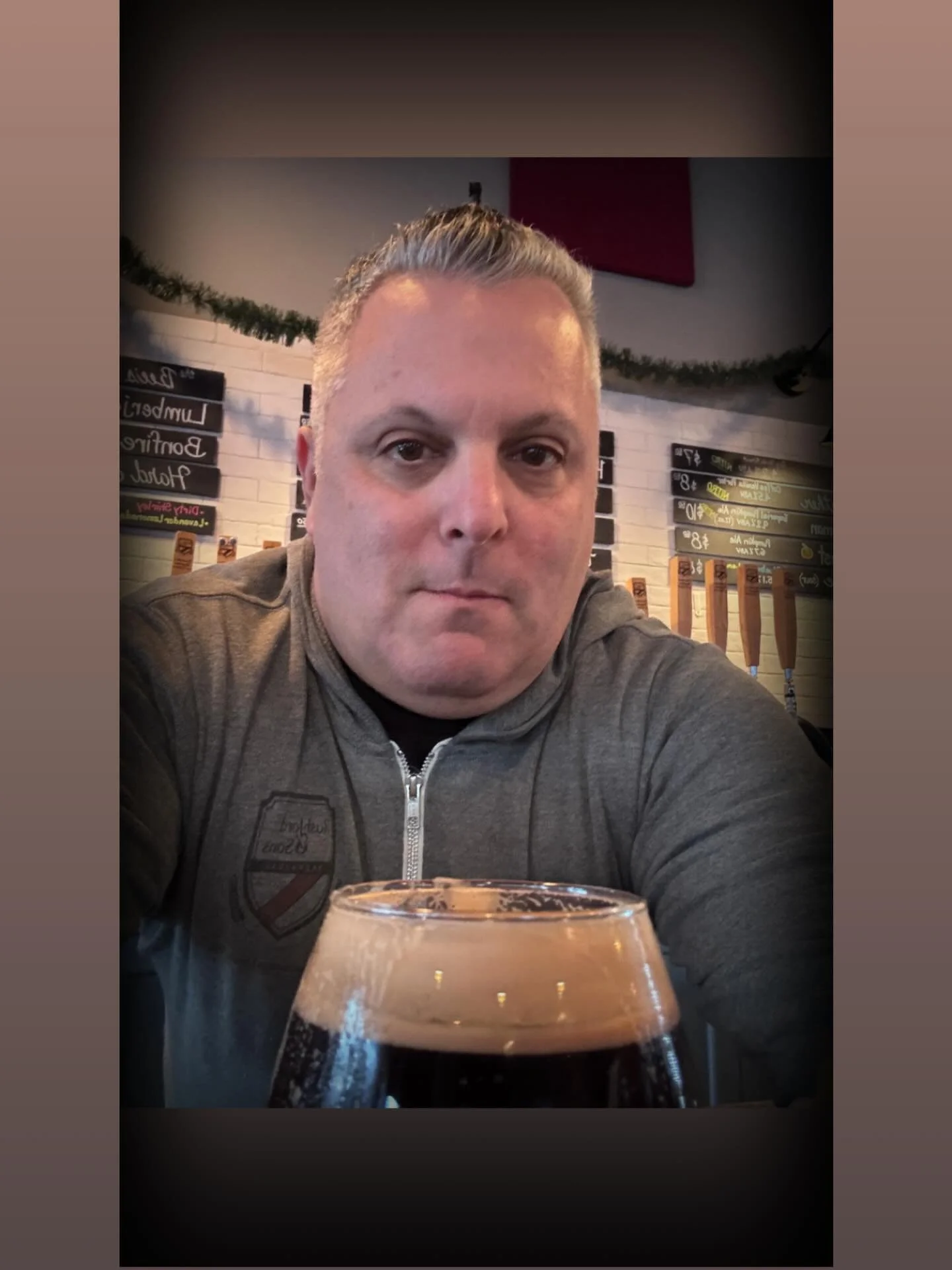 Special night in Upton with Jake working the bar tonight. #UptonOldSchool #OldSchoolJake # JakeOneNightOnly #UptonBartenders #UptonBrewing #BreweryBartender
#JakePouringTonight