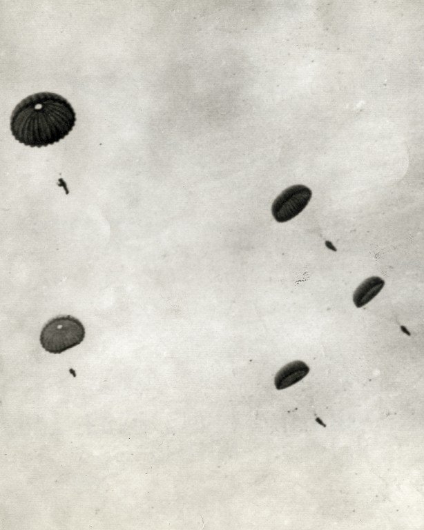 German Paratroops 5-30-40