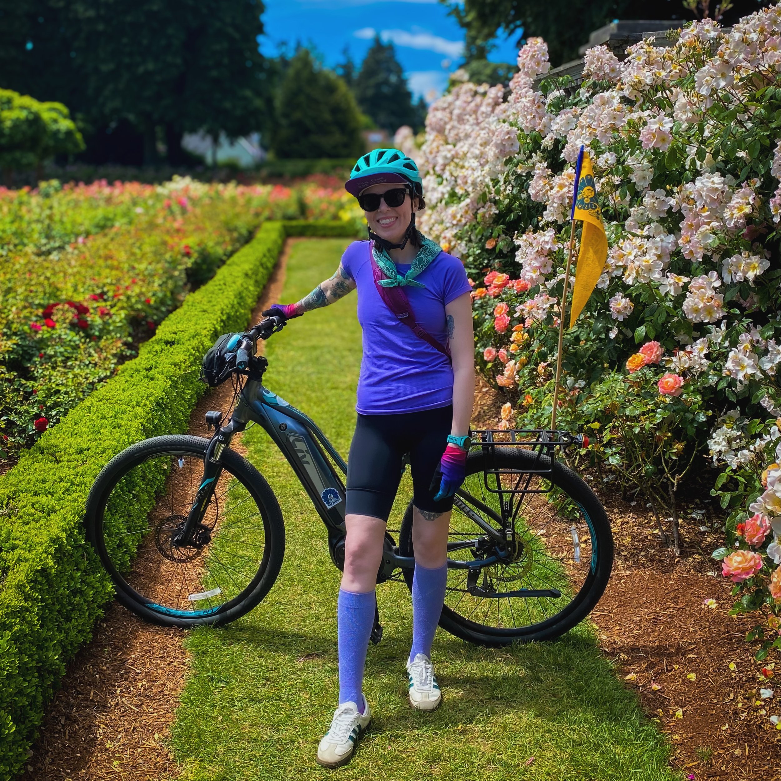 Ride to Peninsula Park&rsquo;s rose gardens! 🚴&zwj;♀️🌹🚴&zwj;♂️❤️ @wanderingtriumph 

#pdx #portland #roses