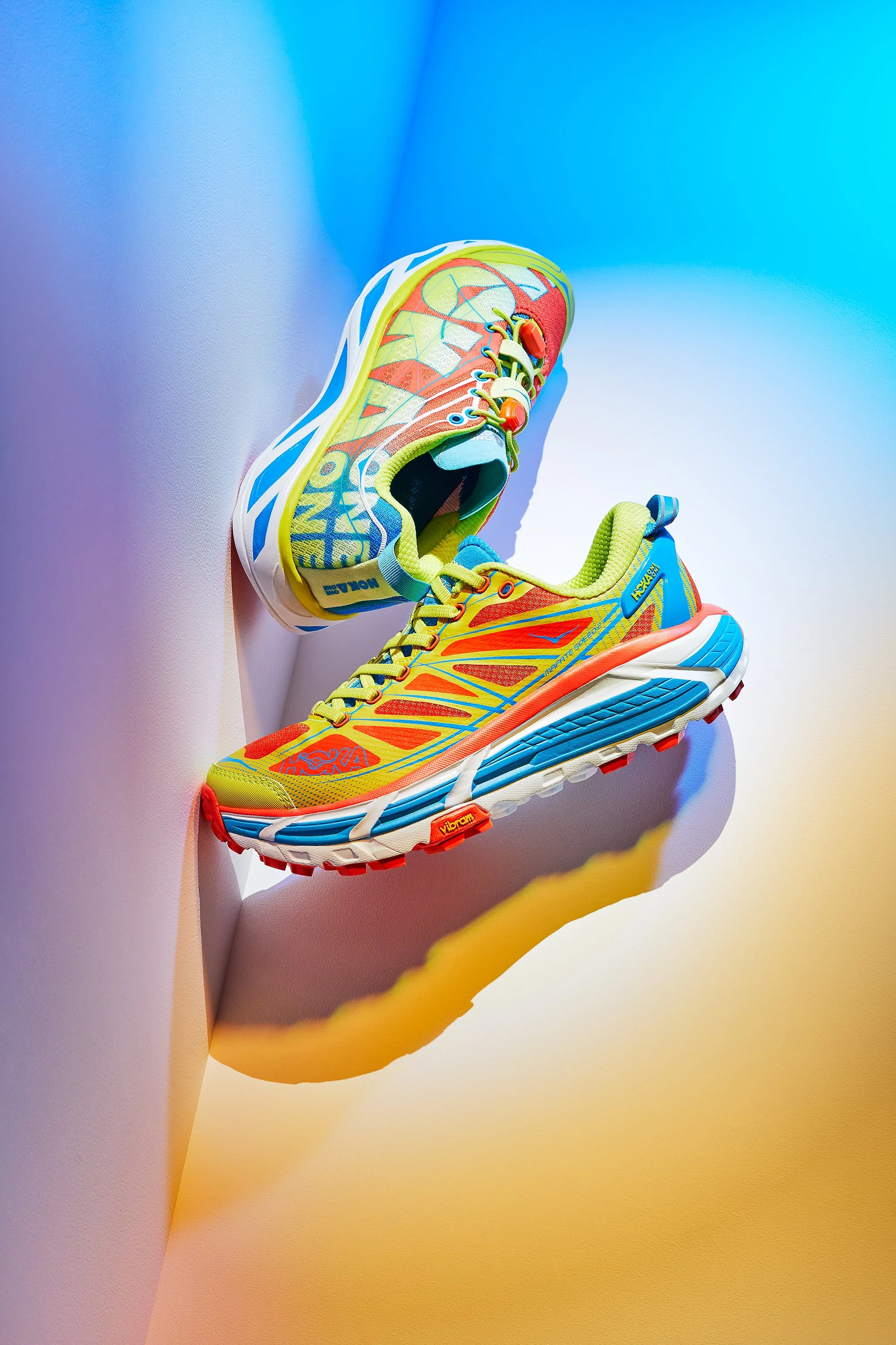 HOKA_S23_TREND_RETRO_REDUX_SHOT_01_00083.jpg
