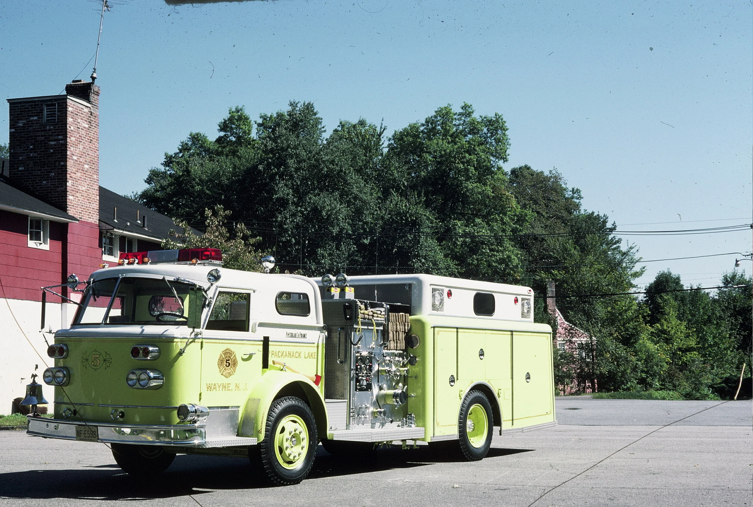 09 1960 LaFrance Converted to Squad 5.jpg