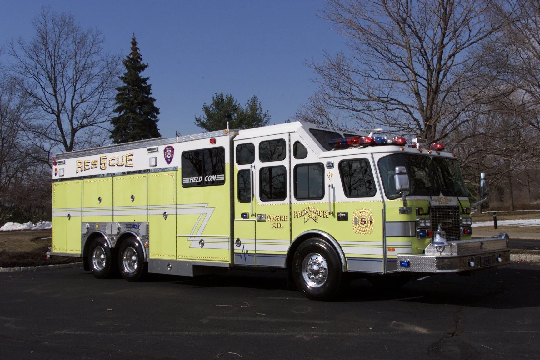 15 2000 E-One Rescue.jpg