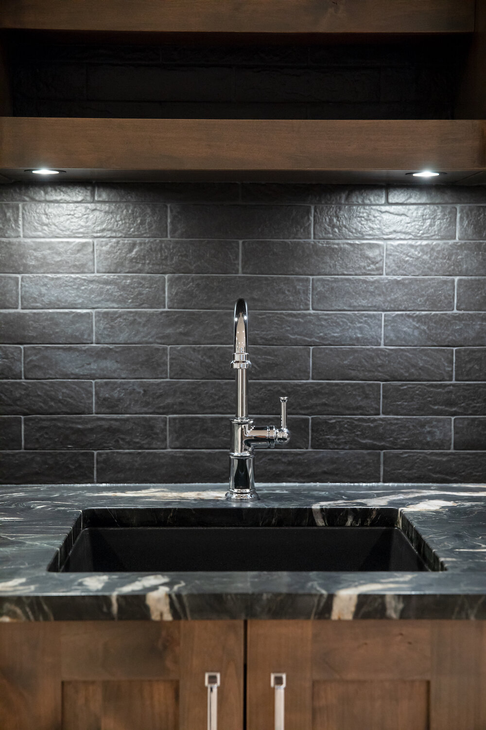 Veranda-Homes-Custom-Builder-Calgary-Wet-Bar-Granite-Tile.jpg