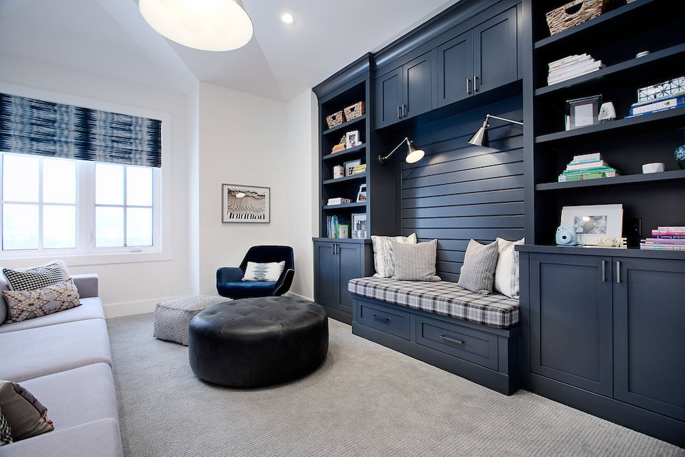 Veranda-Calgary-New-Home-Builder-Loft-Navy-Cabinets.jpg