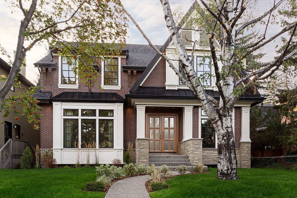 veranda-custom-homes-luxury-home-builder-calgary-traditional-exterior.jpg