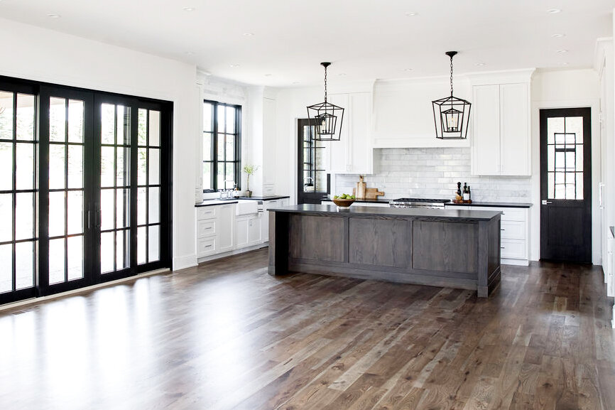 calgary-custom-home-builder-veranda-springbank-acerage-two-tone-kitchen.jpg
