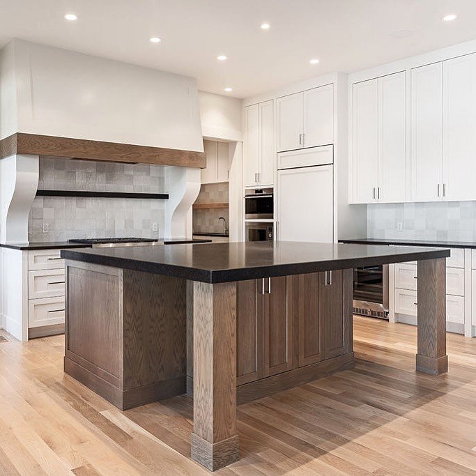 A beautiful two-tone kitchen ready for our clients to take over and make their home. 
.
.
.
.
.
.
#kitchendesign #kitchen #kitchenisland #whiteoak #dreamhome #whitekitchen