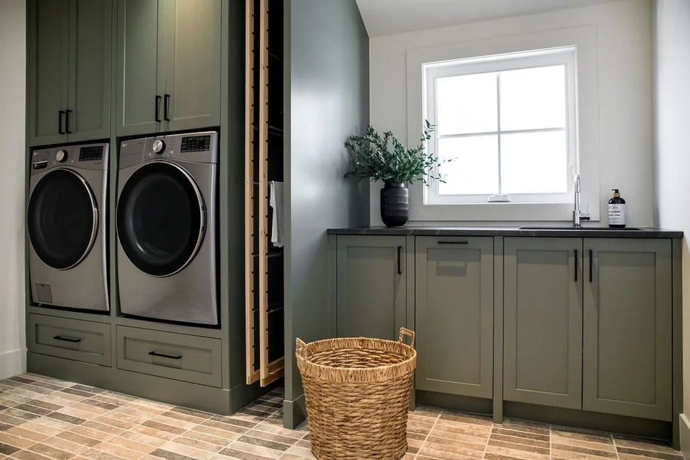 North Glenmore Park Custom 1 | Laundry & Ensuite — Veranda Estate Homes ...