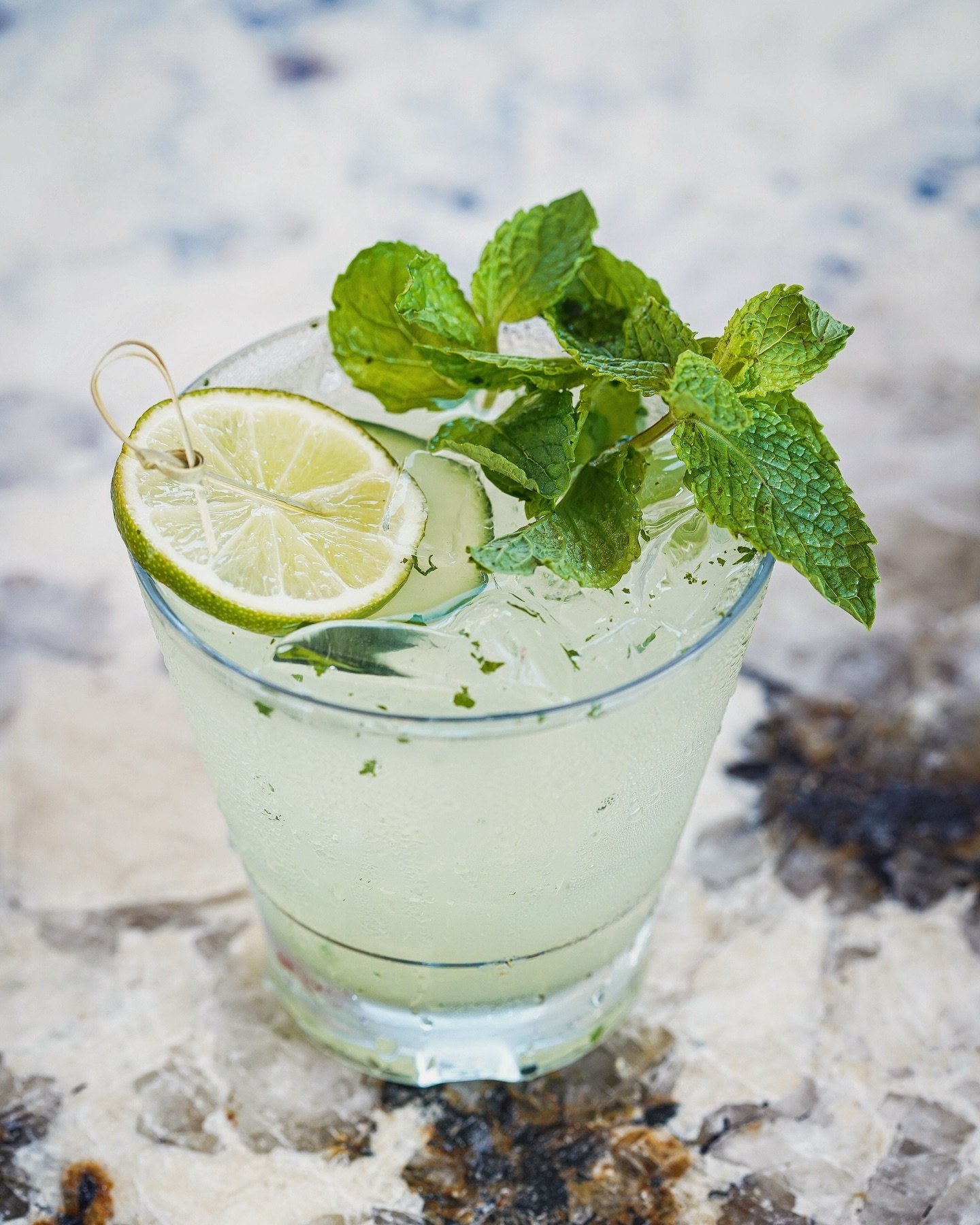 Let the weekend fun beGIN! 😄

P&rsquo;s B&rsquo;s Knees: gin, simple, cucumber, lime, mint