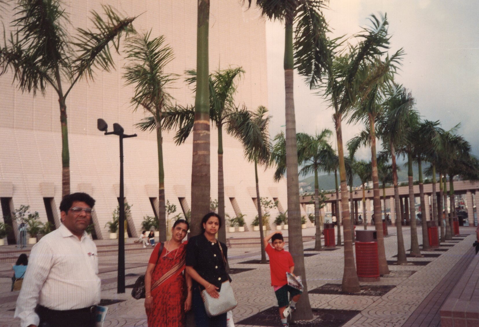 img166.jpg