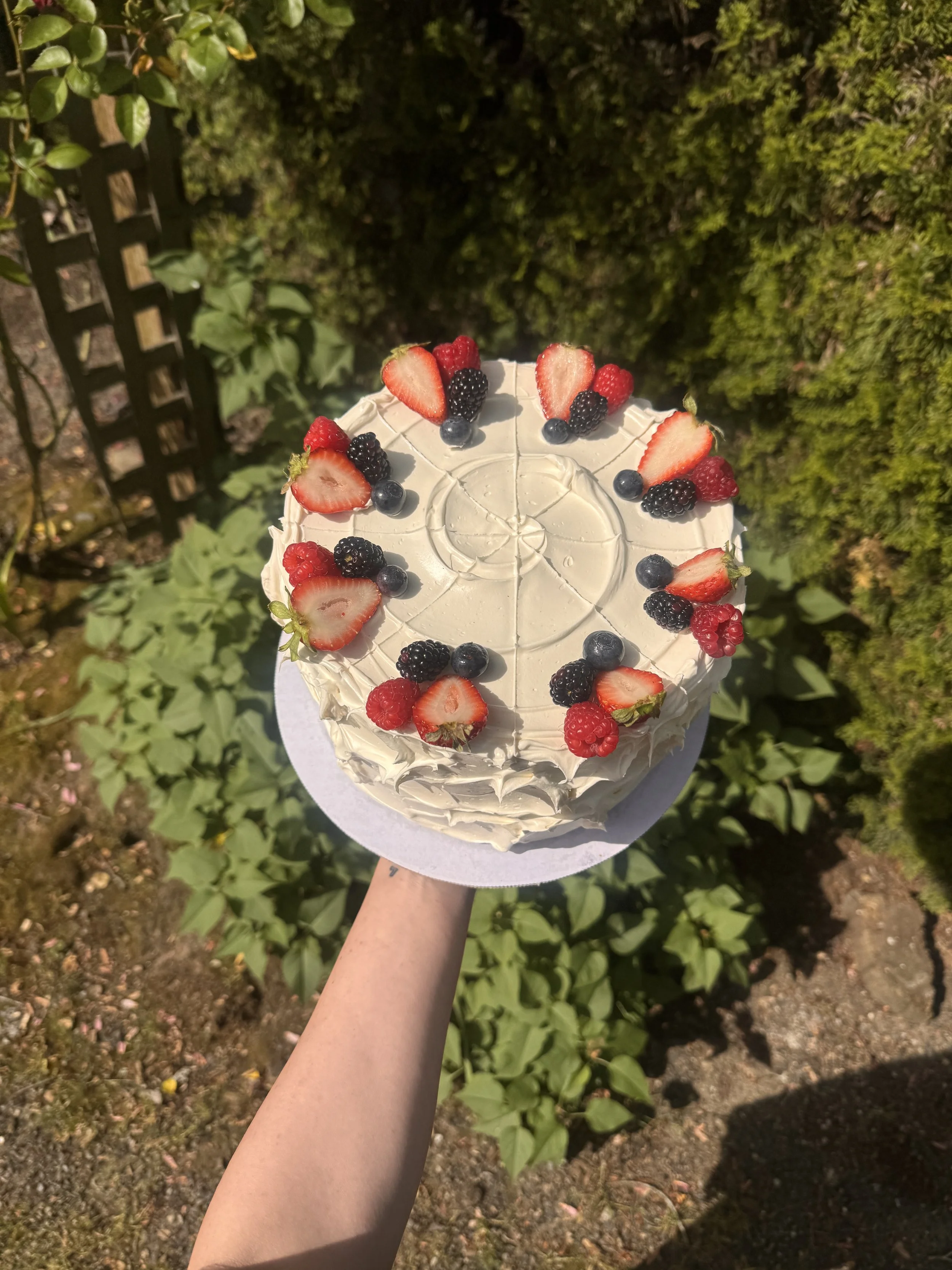 Almond & Fresh Berry Cake Slice
