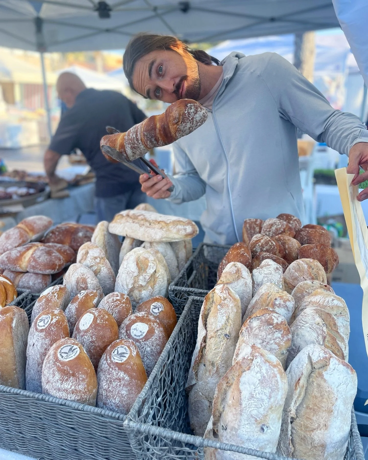 Did you know that when we have leftover pastries, they&rsquo;re shared with our community - from St. Matthew&rsquo;s House to local farmers and their chickens? 🐓 🏠 

It&rsquo;s a small way we try to give back, reduce waste, and pass a little warmth