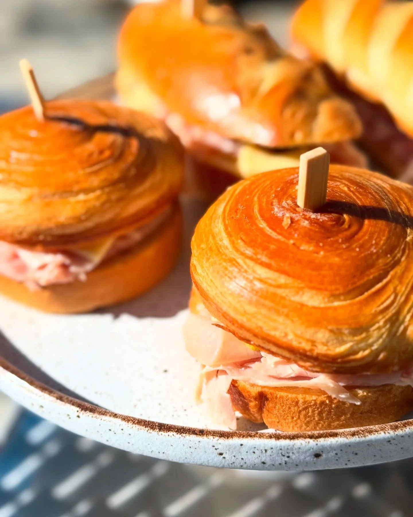 Soft. Buttery. Slightly inappropriate for how good they taste. 😏

At Landert Bread, we don&rsquo;t just bake rolls - we create sandwich destiny.

🍔 Burger Bun &ldquo;Le Tourbillon&rdquo; - rich, golden, and built to hold even the juiciest stack wit