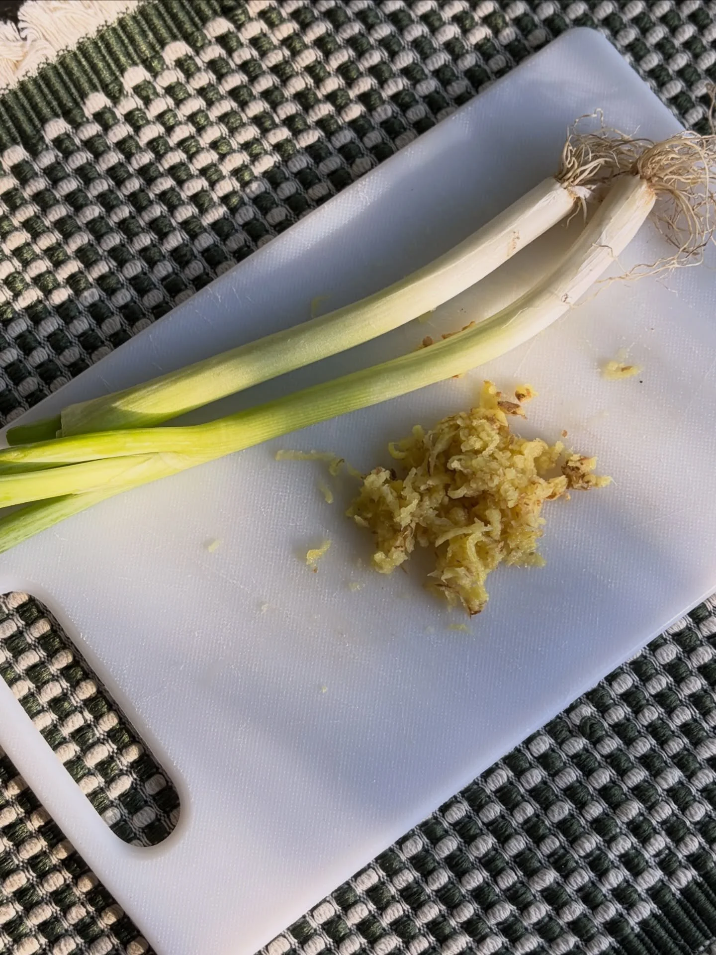 Before supplements there was diet therapy, herbal medicine and Yang Shen 🫚

So everyone is coming down with the lurgy and of course it&rsquo;s always &ldquo;covid&rdquo;. Doesn&rsquo;t matter the name, in Chinese medicine we understand according to 